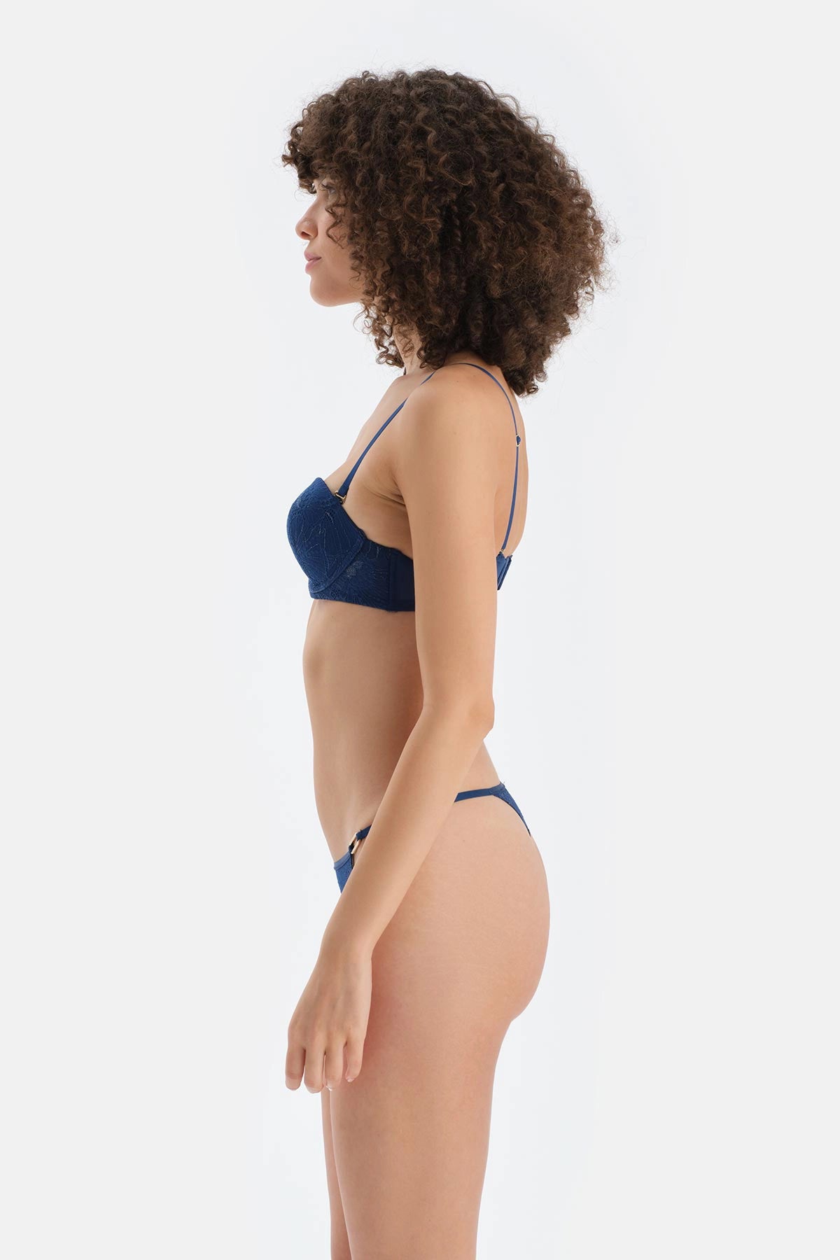 Lacivert Aksesuar Detaylı Dantelli Thong Külot