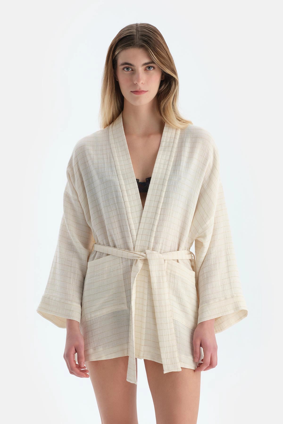 Ekru Kimono