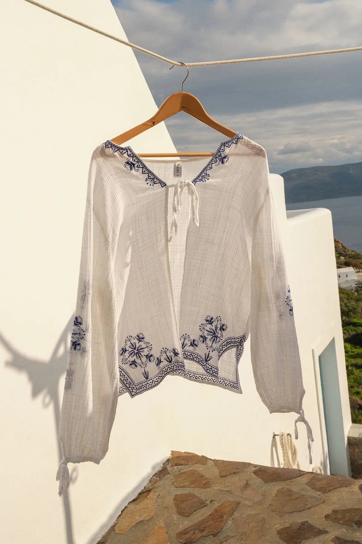 Beyaz Uzun Kol Önden Bağlamalı Gömlek