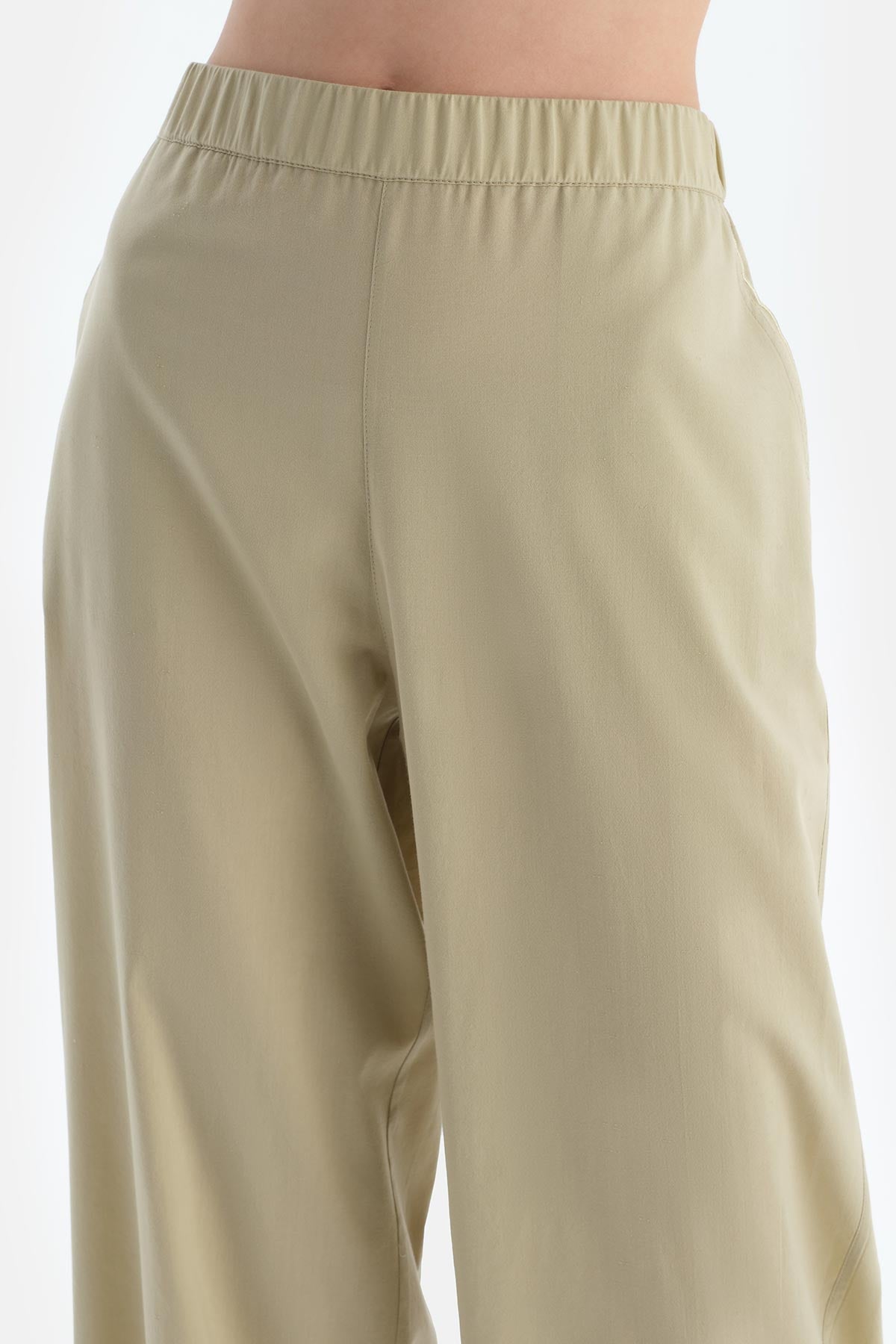 Açık Yeşil Dikiş Detaylı Dokuma Pantolon