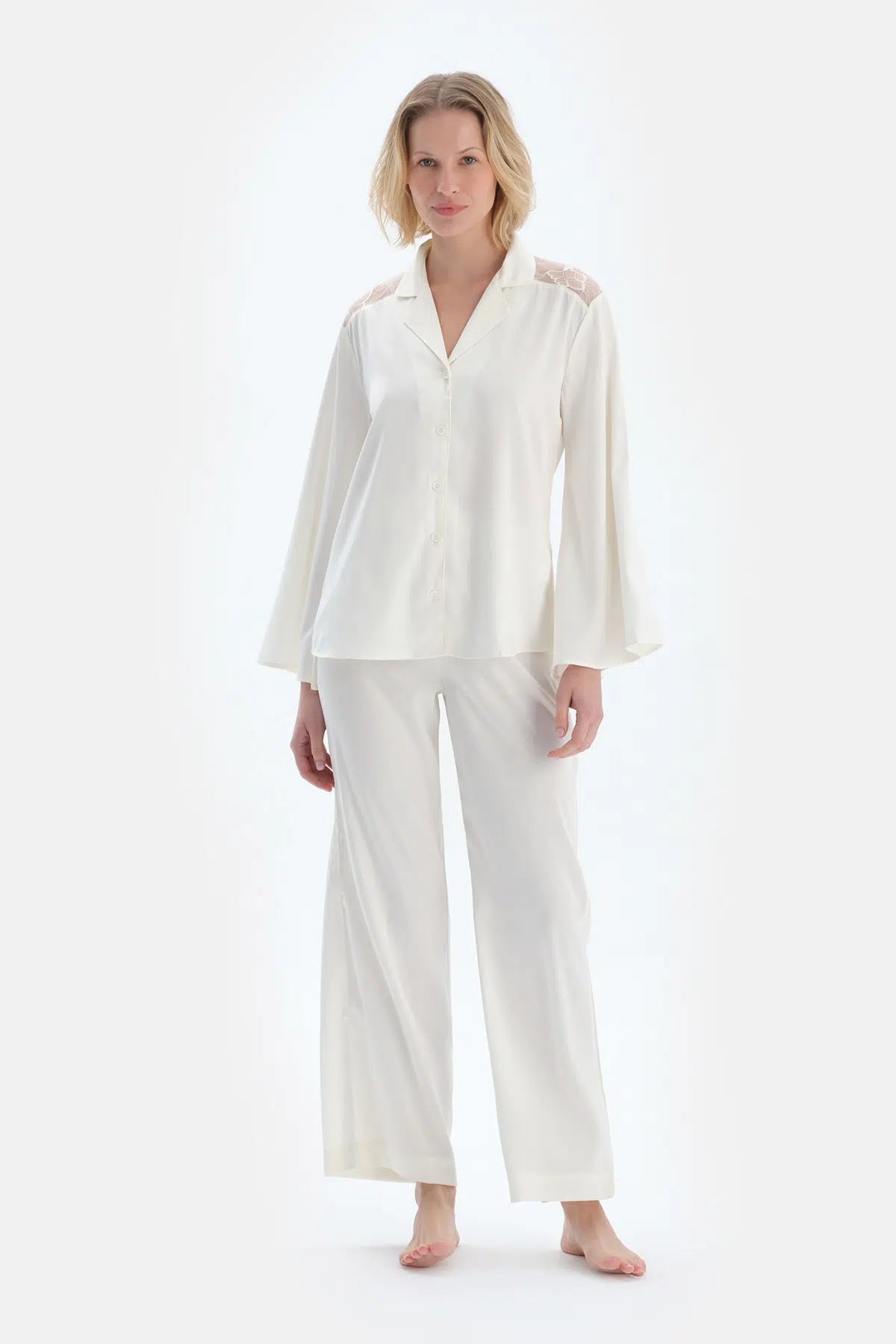 Kırık Beyaz Dantel Detaylı Saten Brıde Gömlek