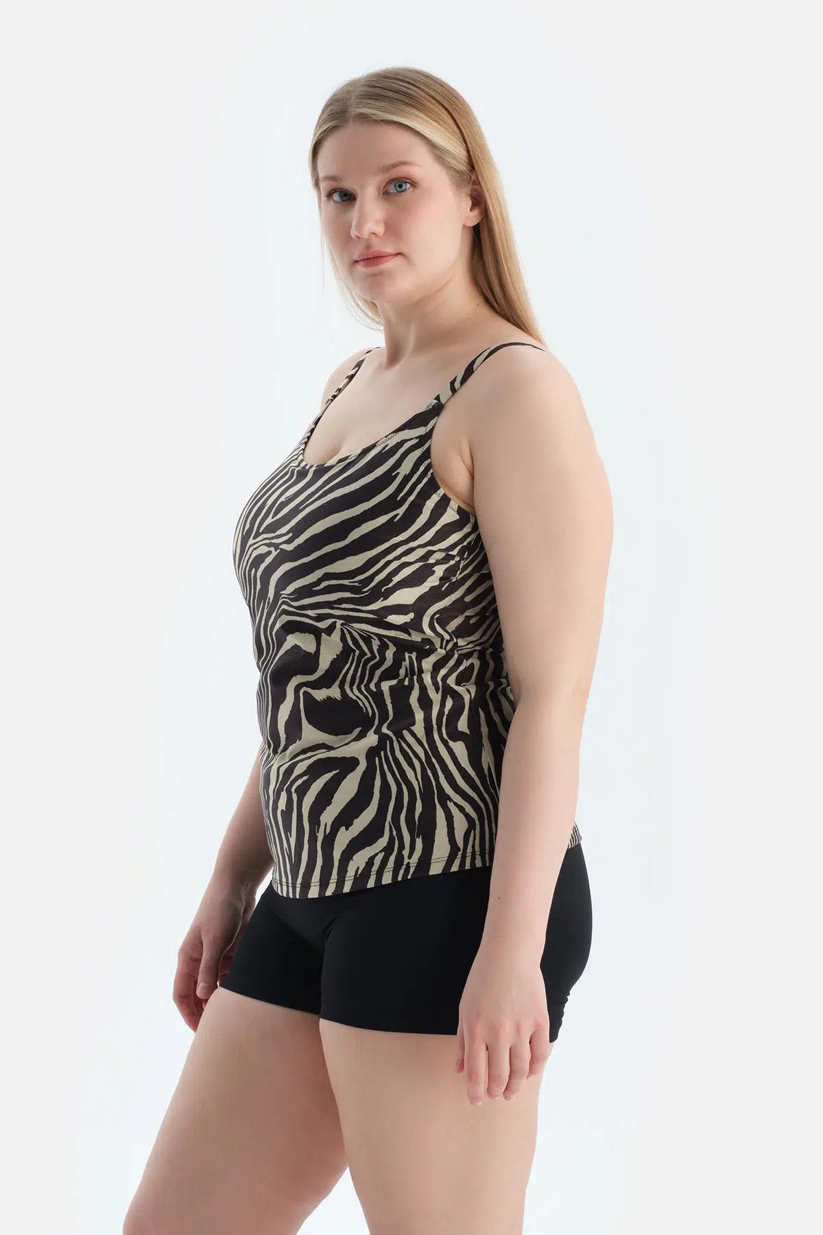 Multicolor Toparlayıcı Kısa Şort