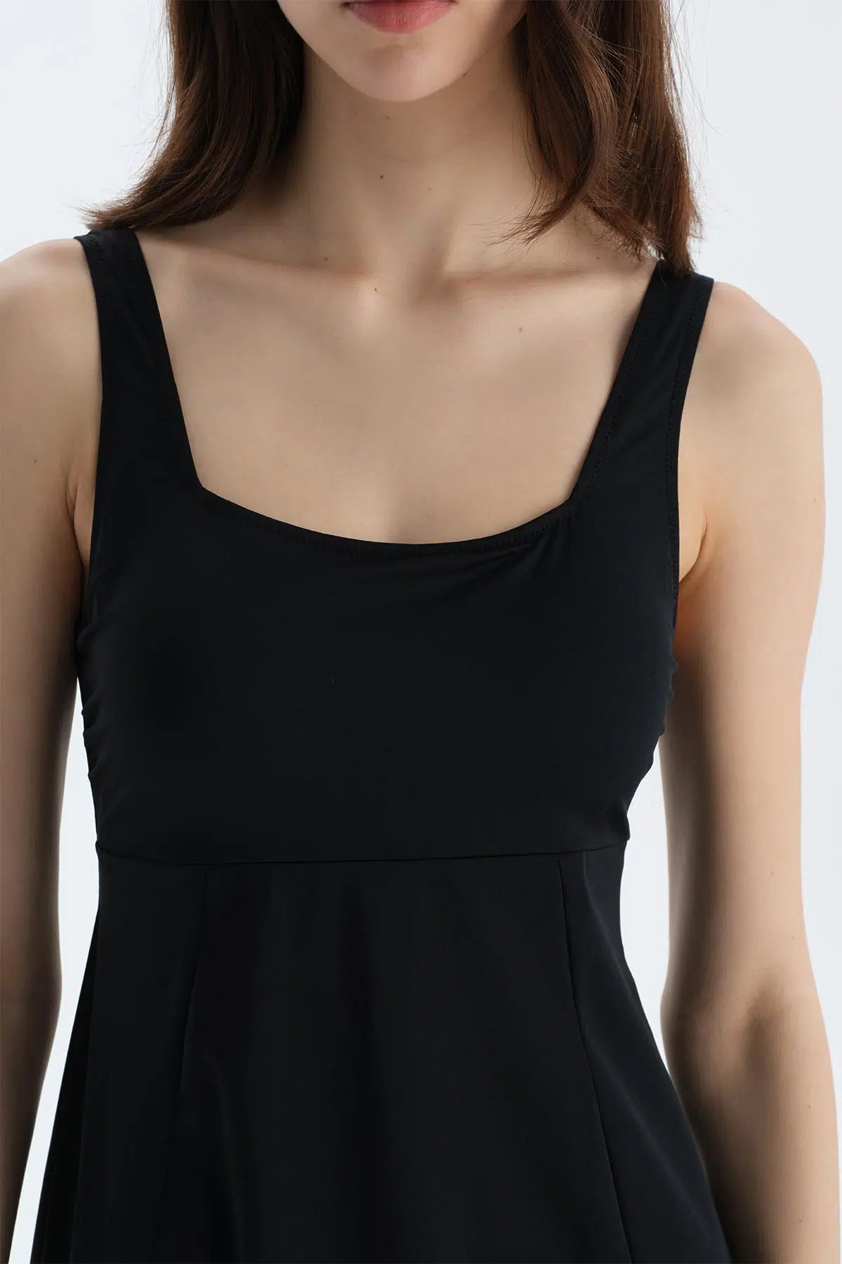 Siyah Kare Yaka Elbiseli Mayo