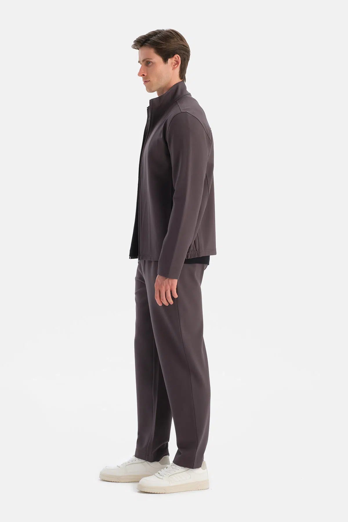 FERMUARLI DİK YAKA SWEATSHIRT