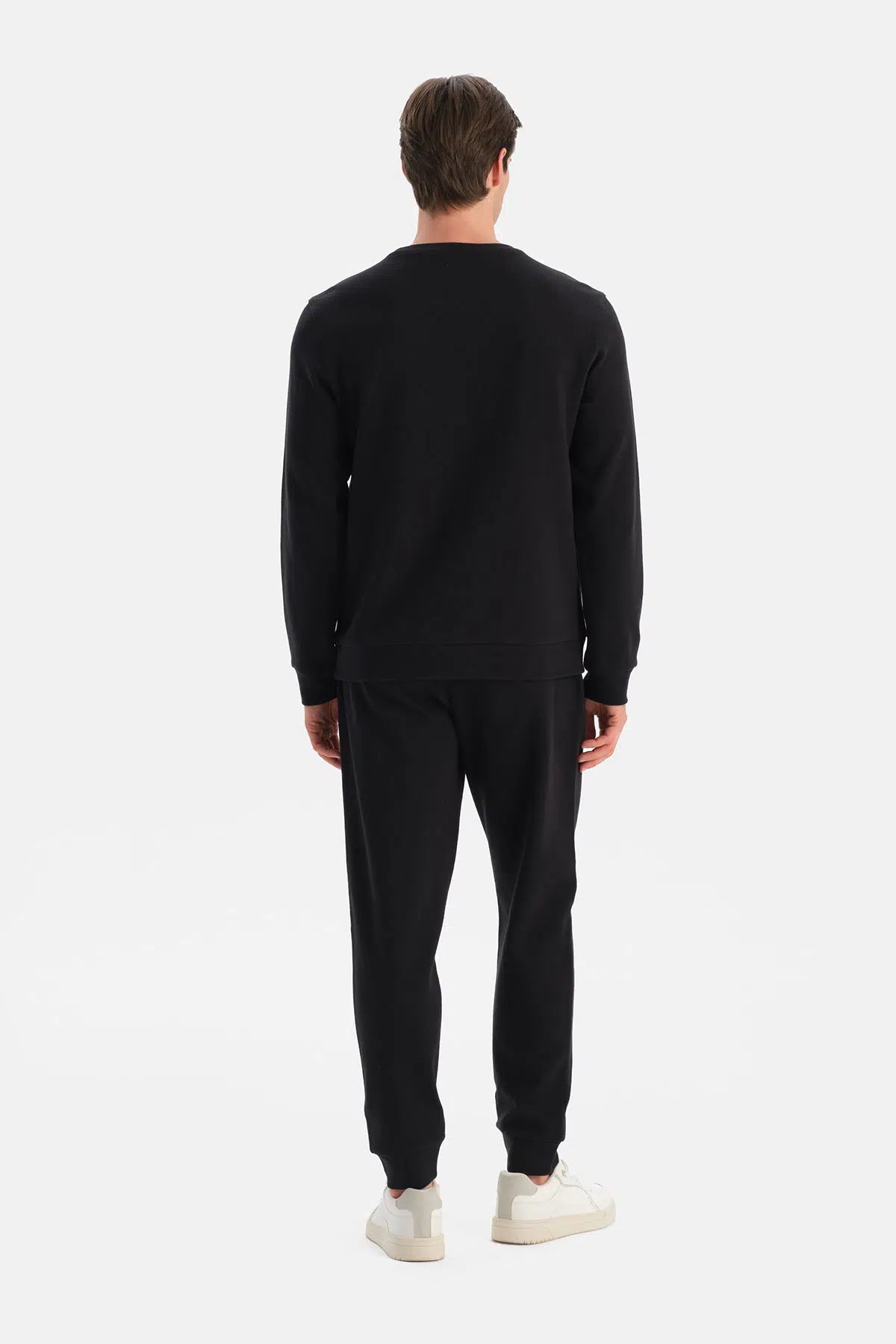 BİS YAKA CEPLİ SWEATSHIRT