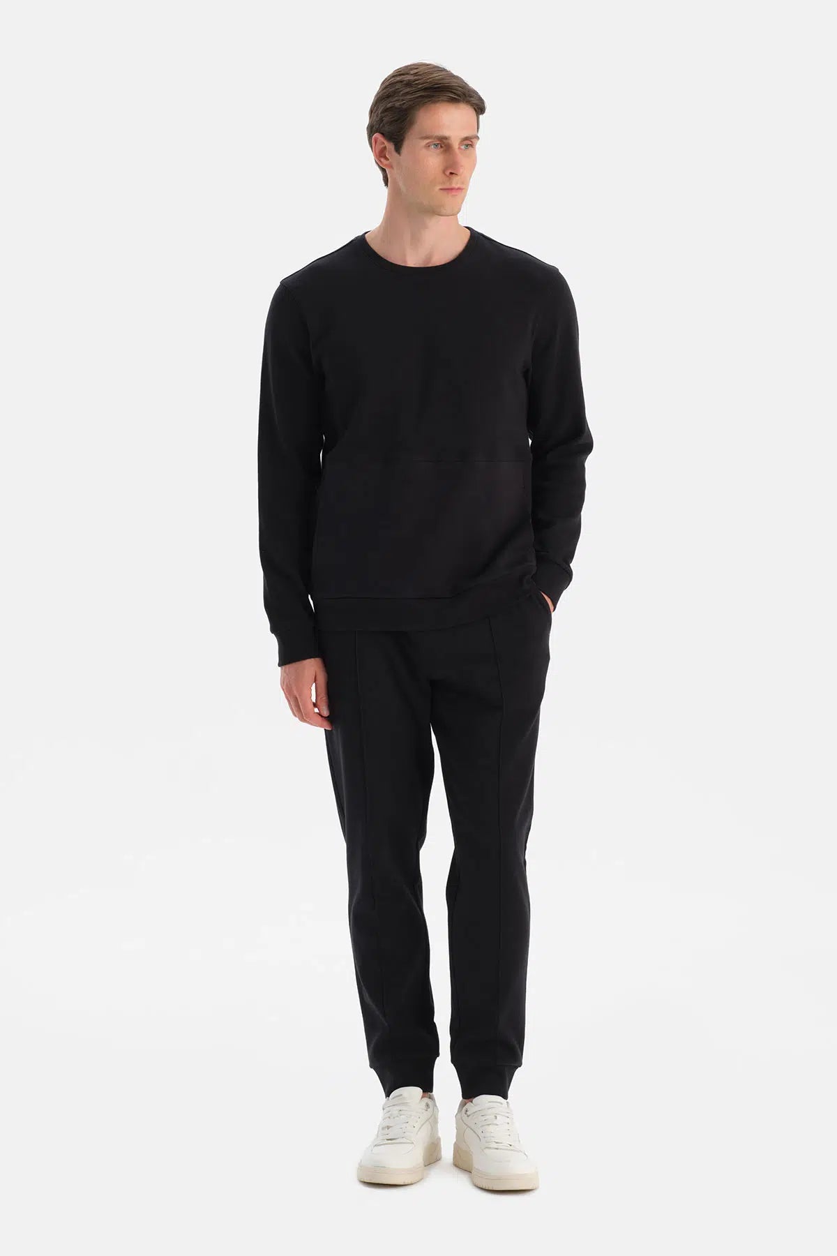 BİS YAKA CEPLİ SWEATSHIRT