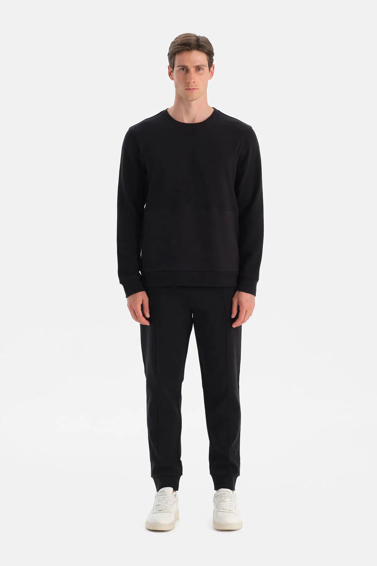 BİS YAKA CEPLİ SWEATSHIRT