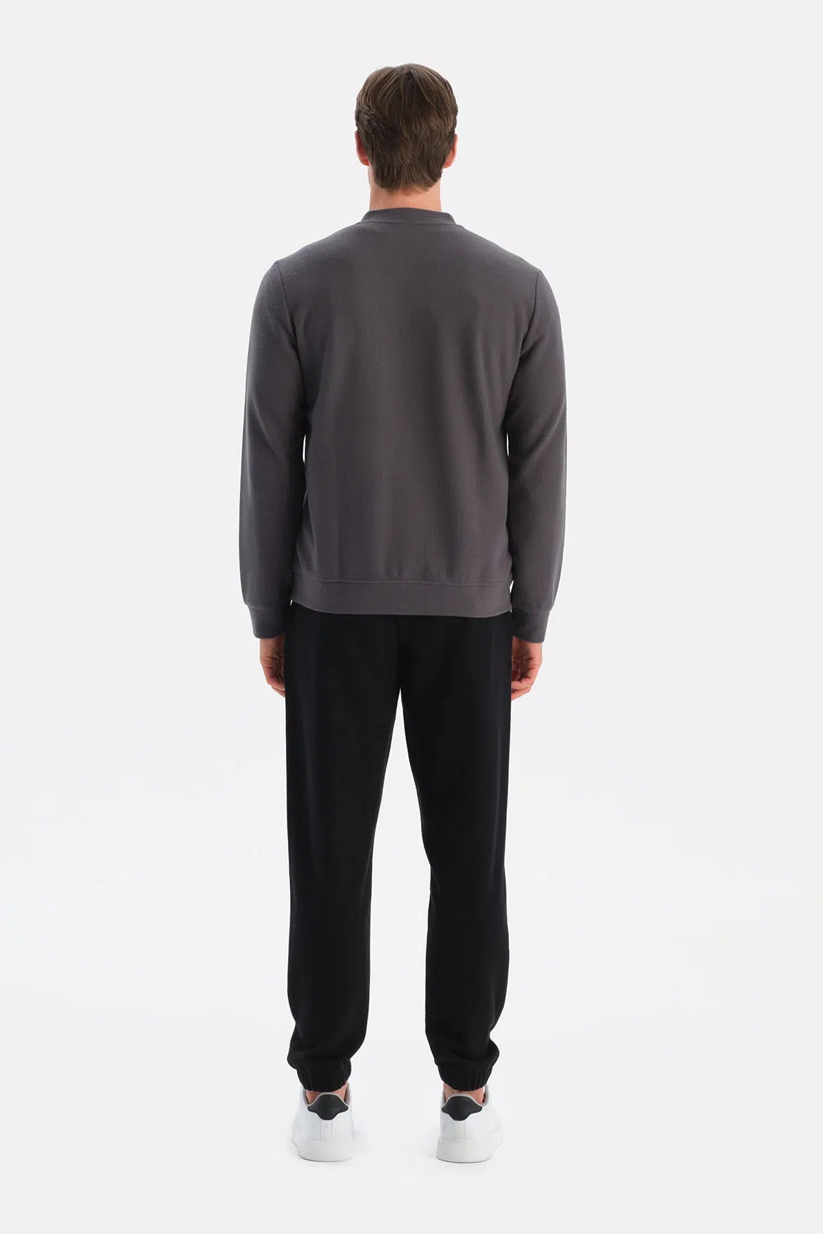 FERMUARLI CEPLİ SWEATSHIRT