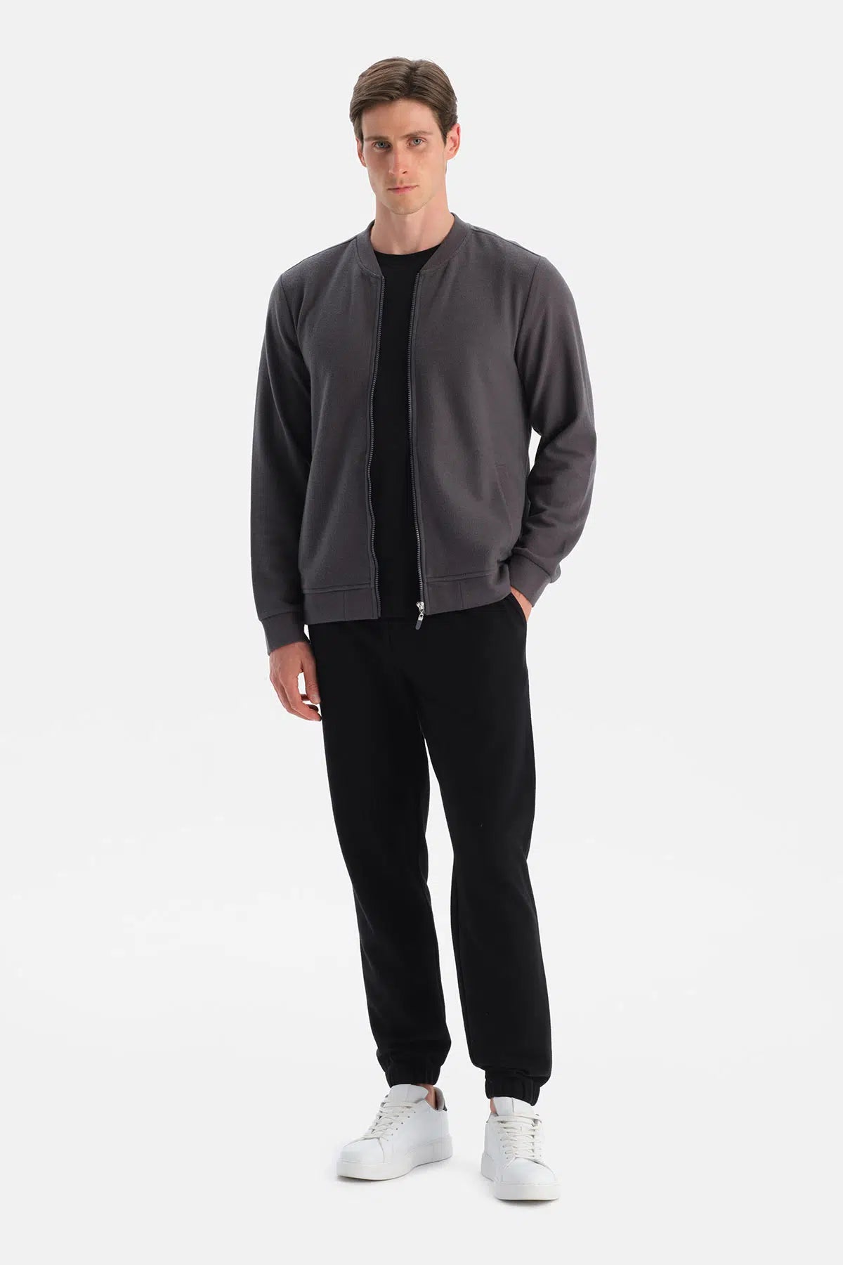 FERMUARLI CEPLİ SWEATSHIRT