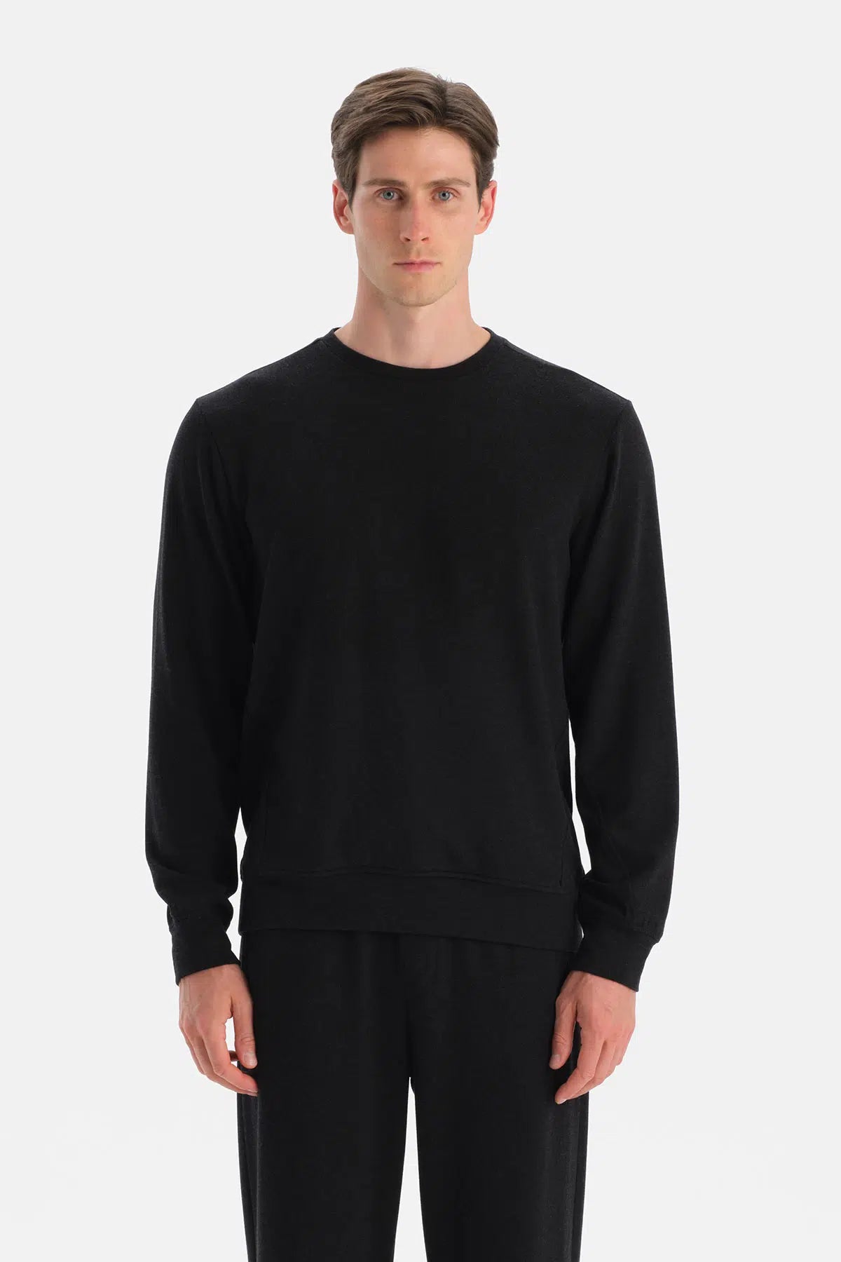 BASIC SOFT TOUCH SWEATSHIRT