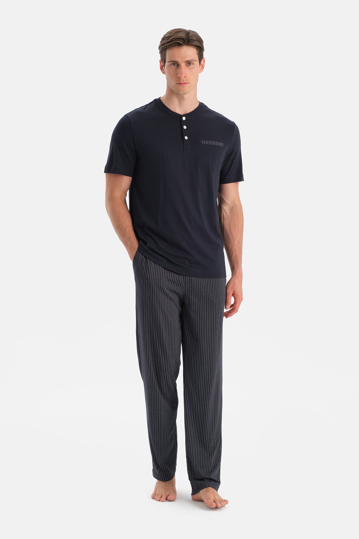 Lacivert Kısa Kollu Pat Ve Cep Detaylı Üçlü Takım