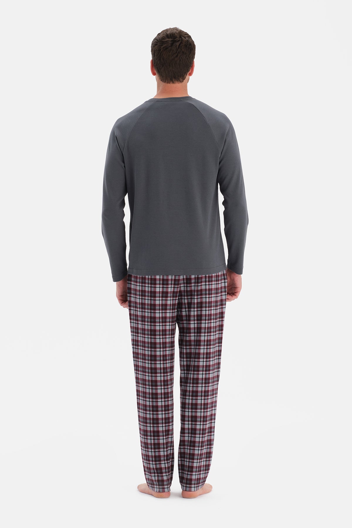 UZUN KOLLU PAT VE CEP DETAYLI TİŞÖRT PANTOLON TAKIM