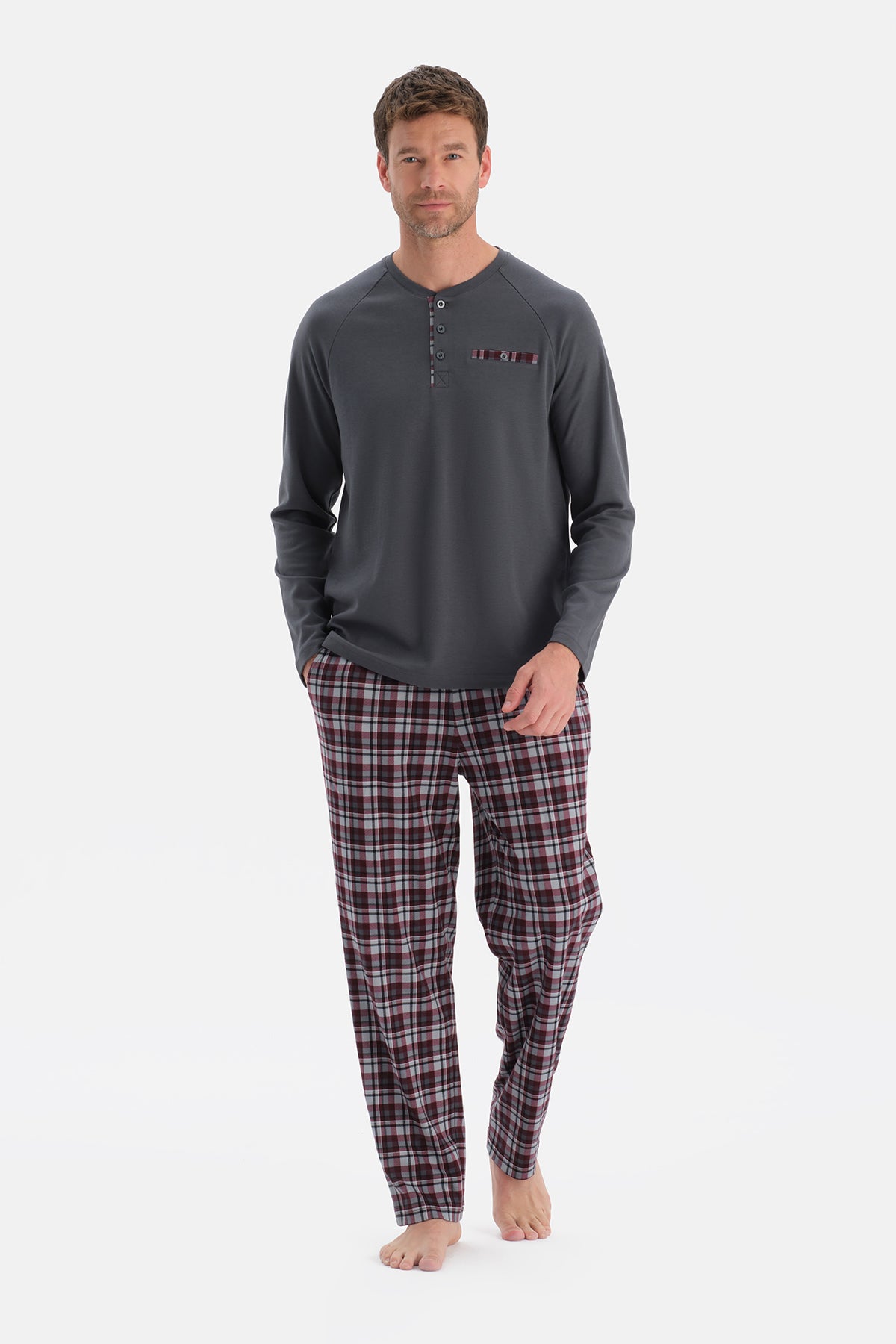 UZUN KOLLU PAT VE CEP DETAYLI TİŞÖRT PANTOLON TAKIM