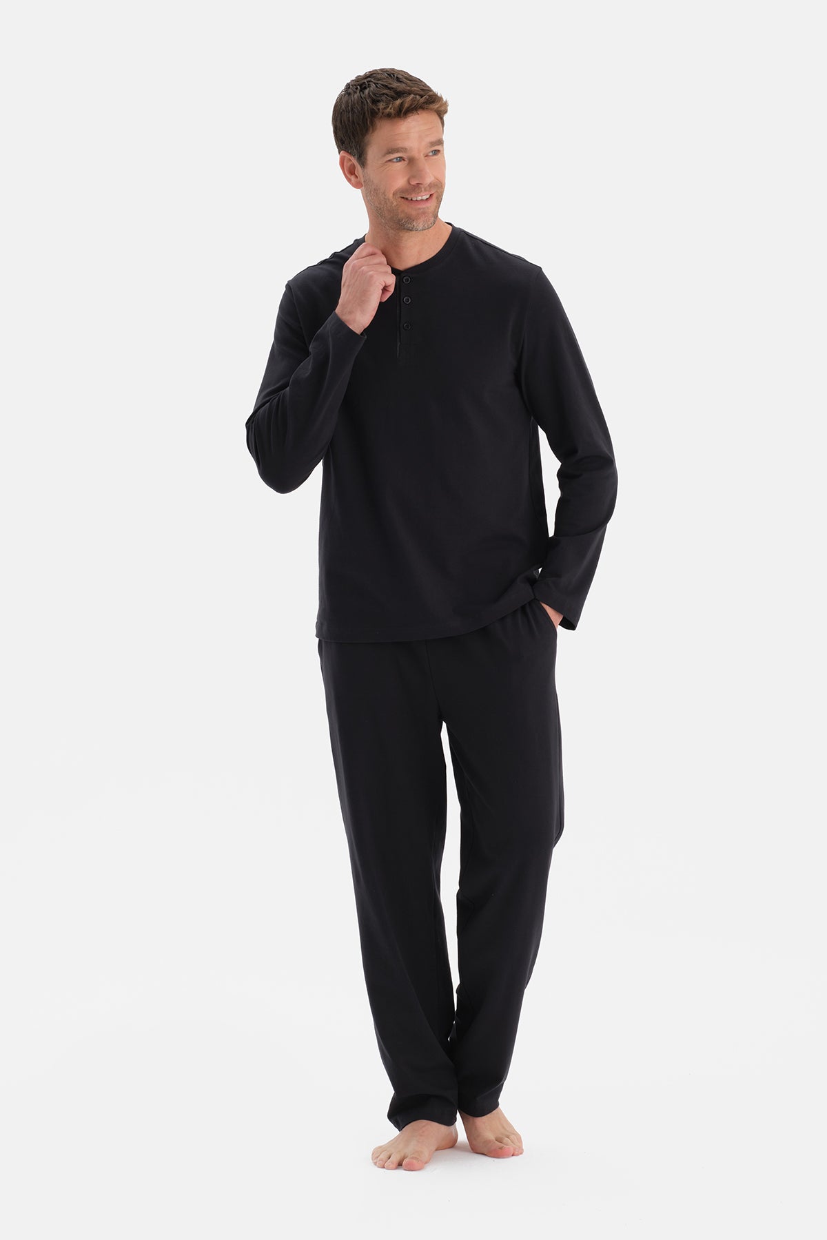 UZUN KOLLU PATLI TİŞÖRT PANTOLON TAKIM