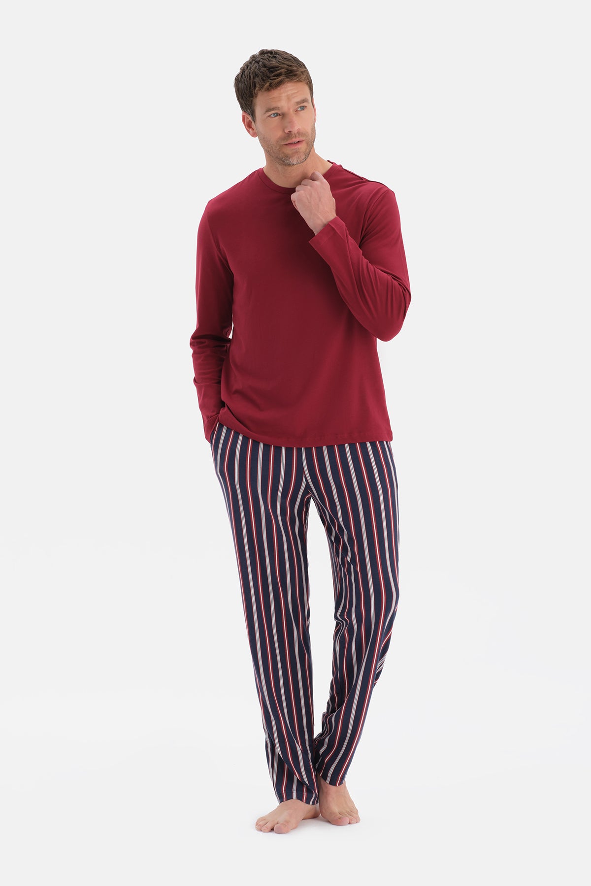 UZUN KOLLU TİŞÖRT PANTOLON TAKIM