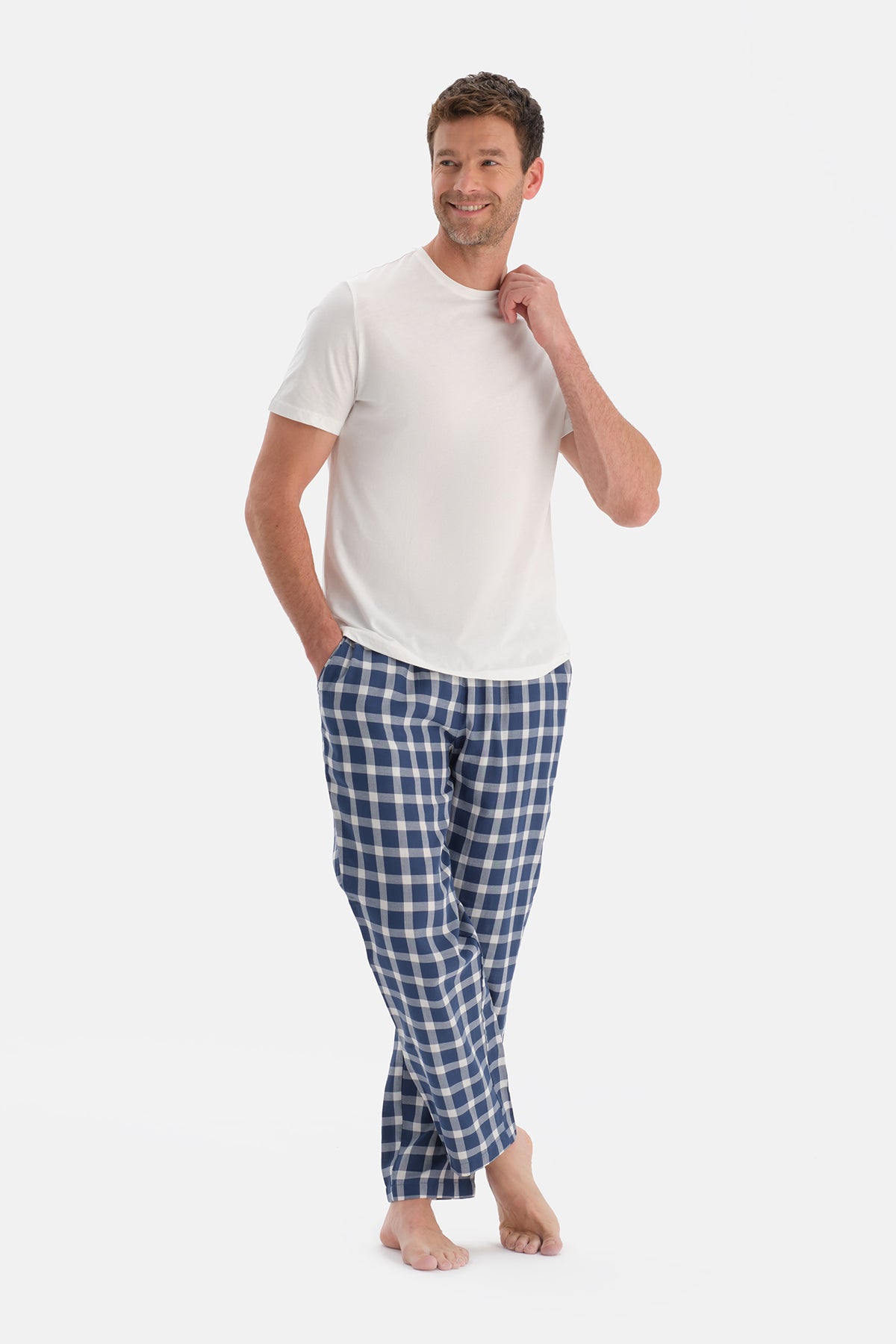 KISA KOLLU TİŞÖRT PANTOLON TAKIM