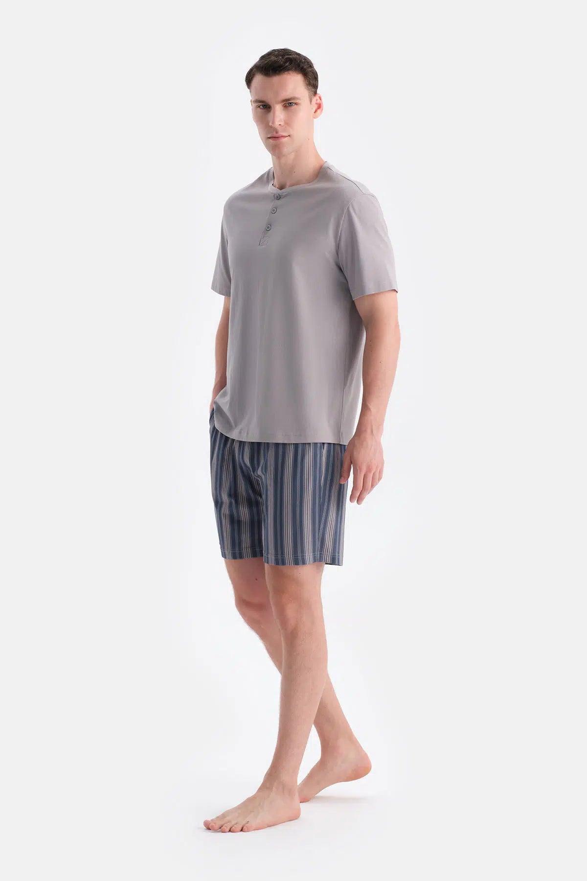 Gri Patlı Altı Çizgili Tişört Şort Takım