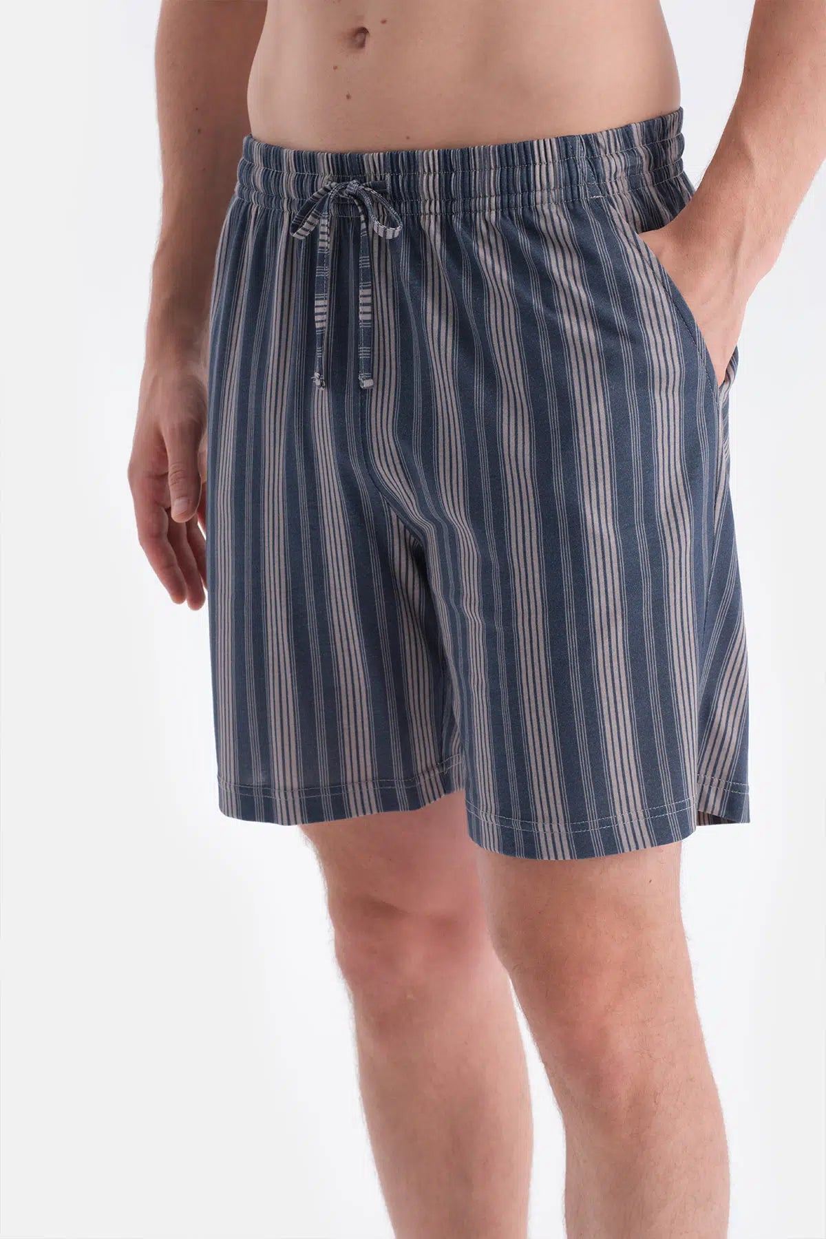 Gri Patlı Altı Çizgili Tişört Şort Takım