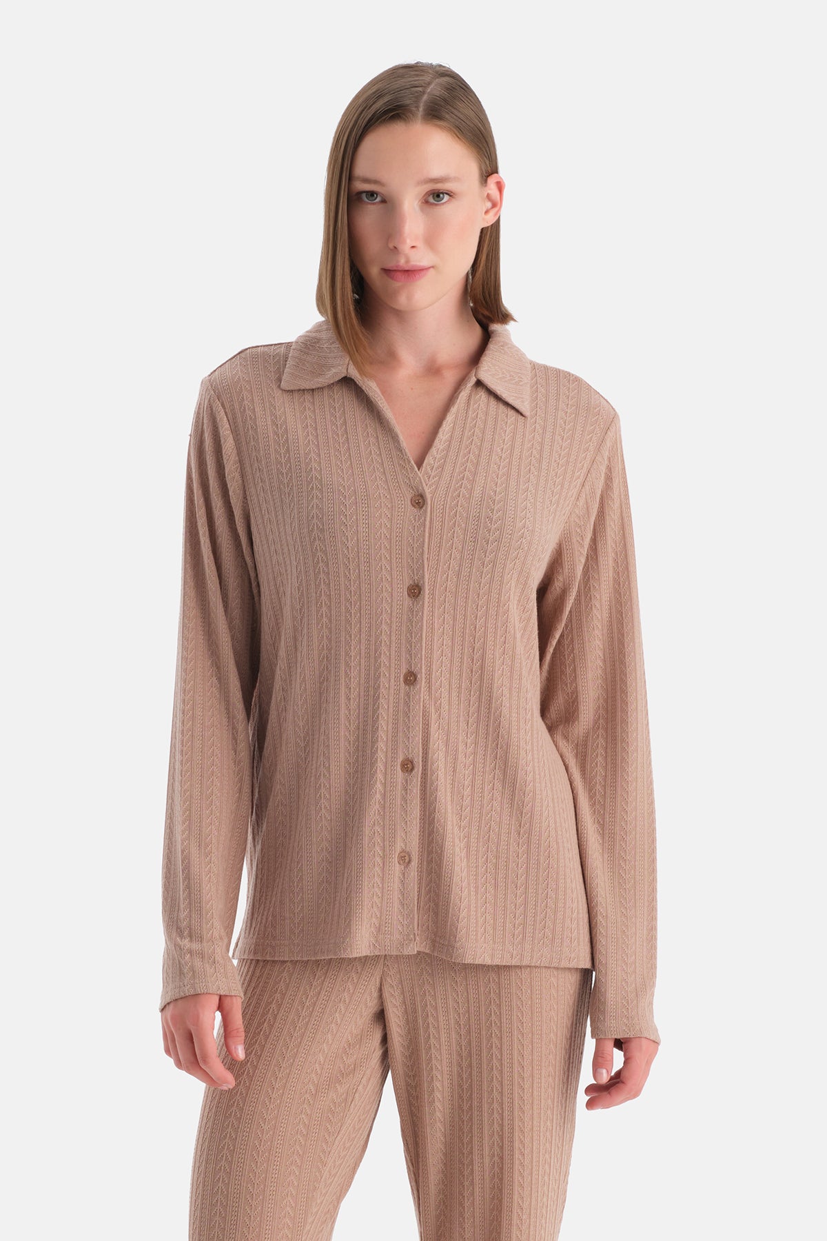 Bej Örgü Detaylı Gömlek