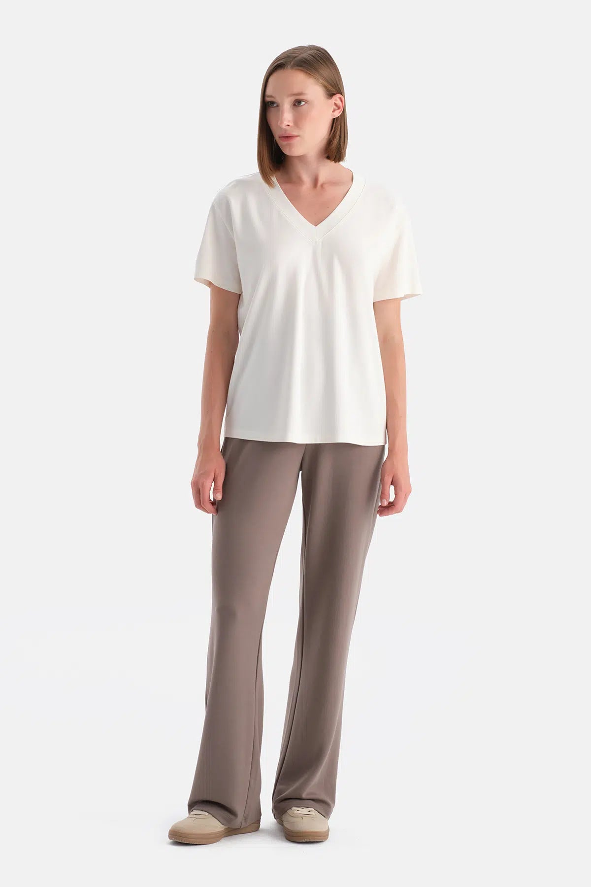 V YAKA KISA KOLLU TİŞÖRT