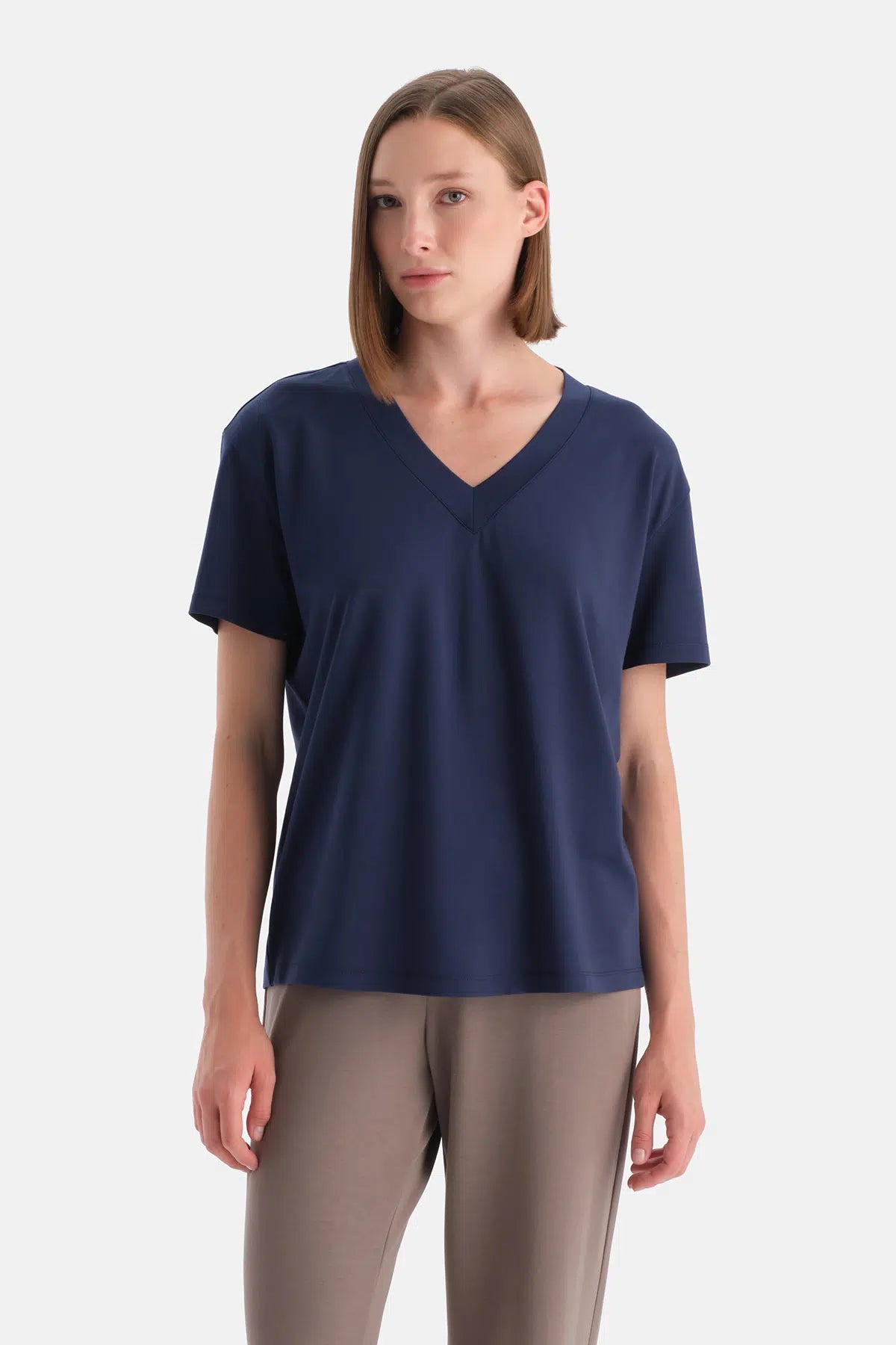 V YAKA KISA KOLLU TİŞÖRT