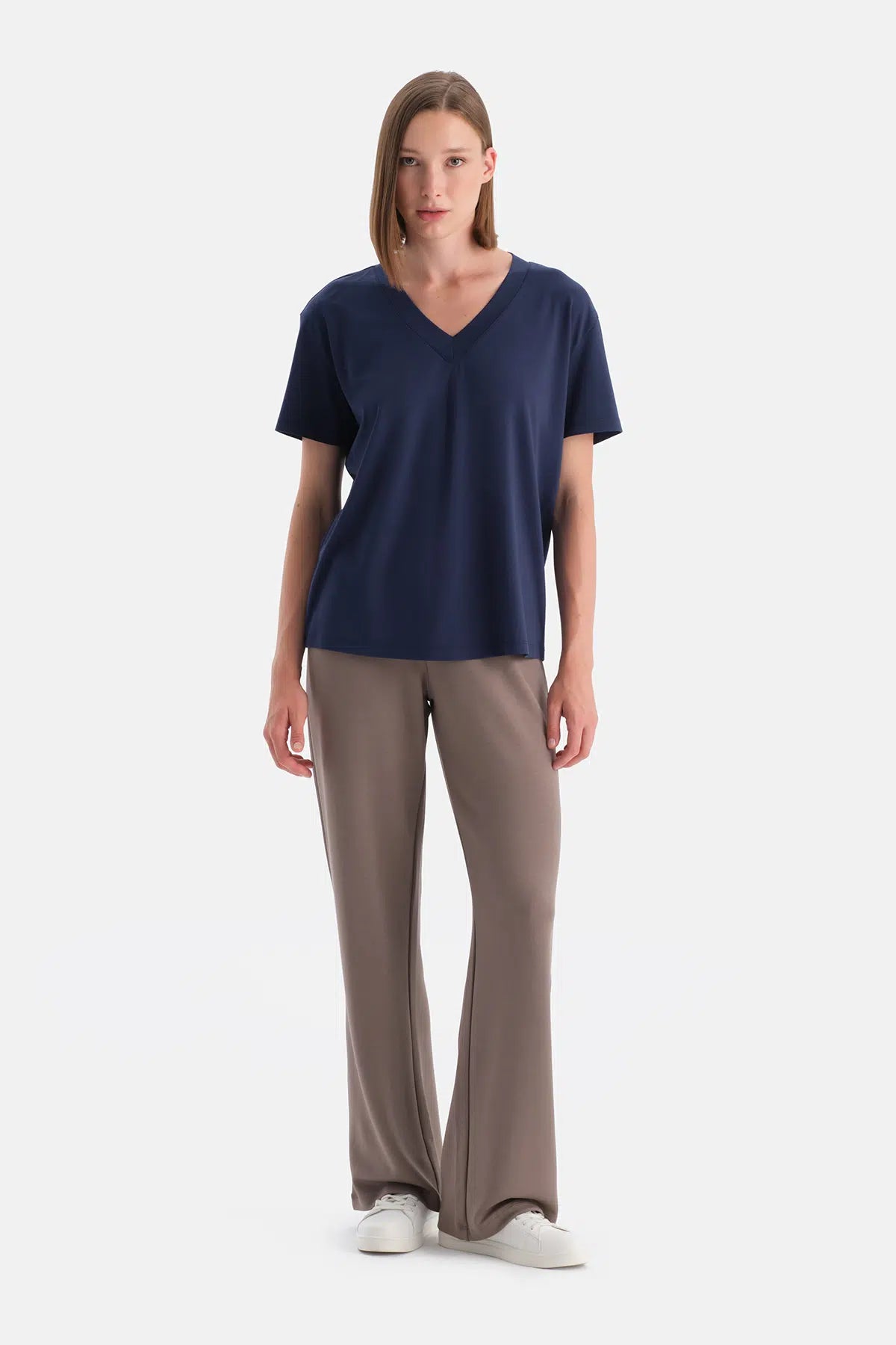 V YAKA KISA KOLLU TİŞÖRT