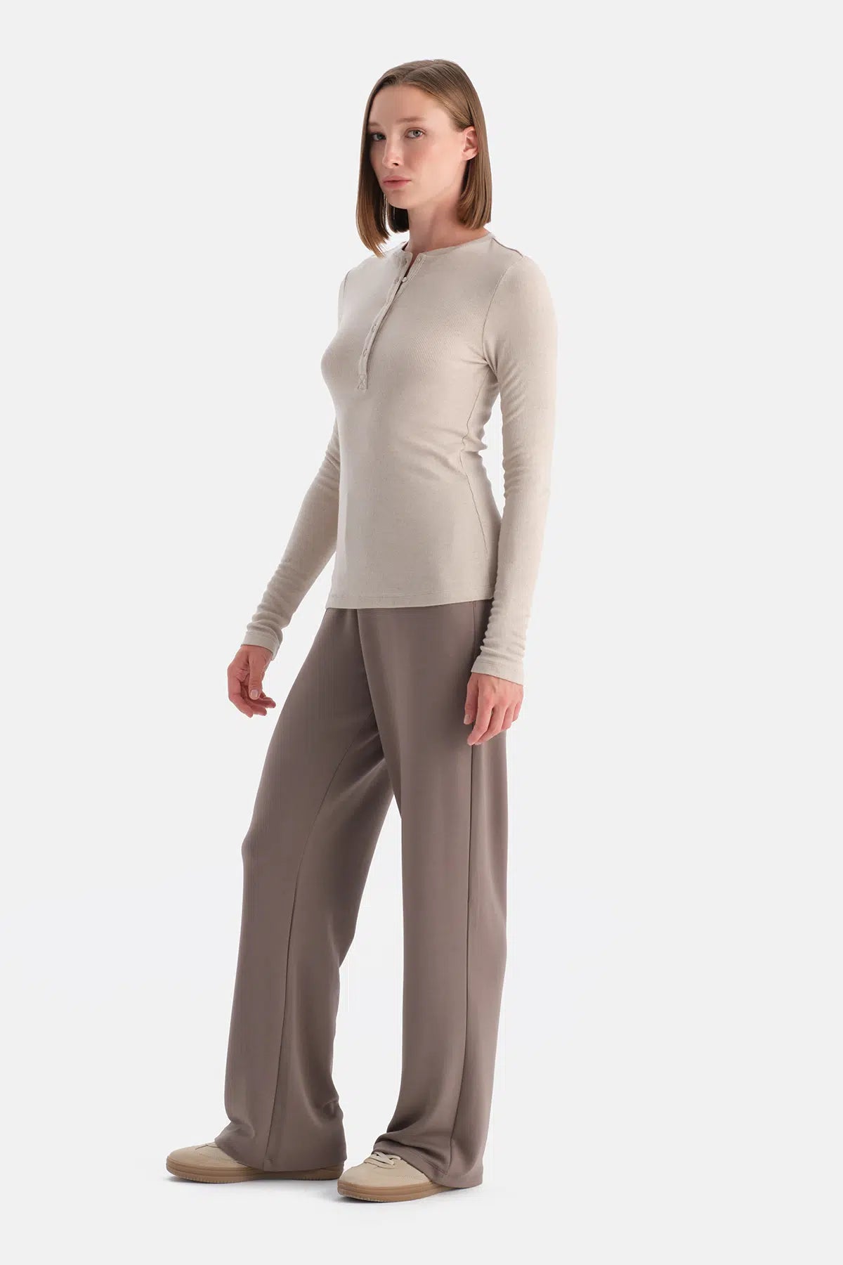 YARIM DÜĞMELİ KAŞMİR MODAL UZUN KOLLU TİŞÖRT