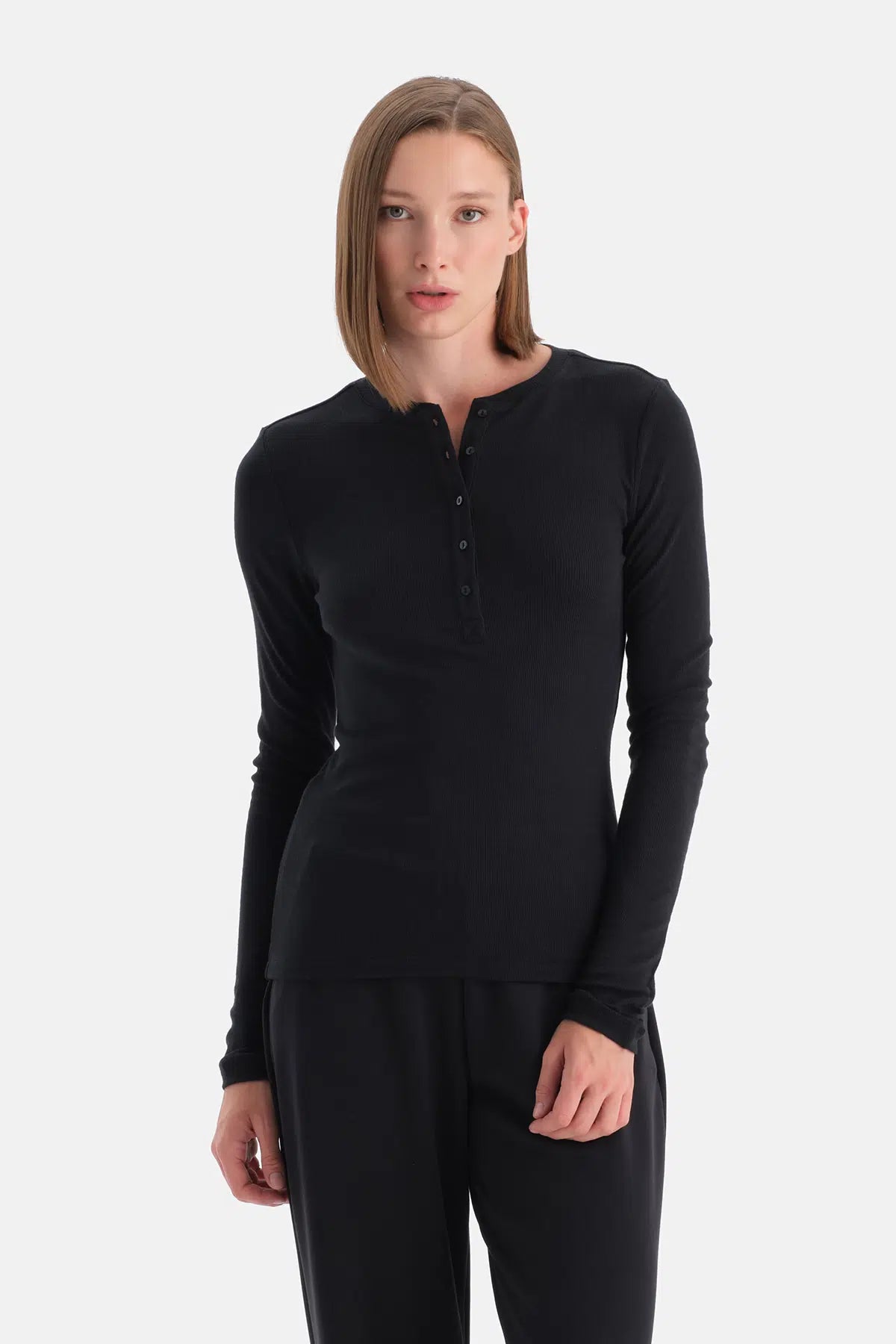 YARIM DÜĞMELİ KAŞMİR MODAL UZUN KOLLU TİŞÖRT