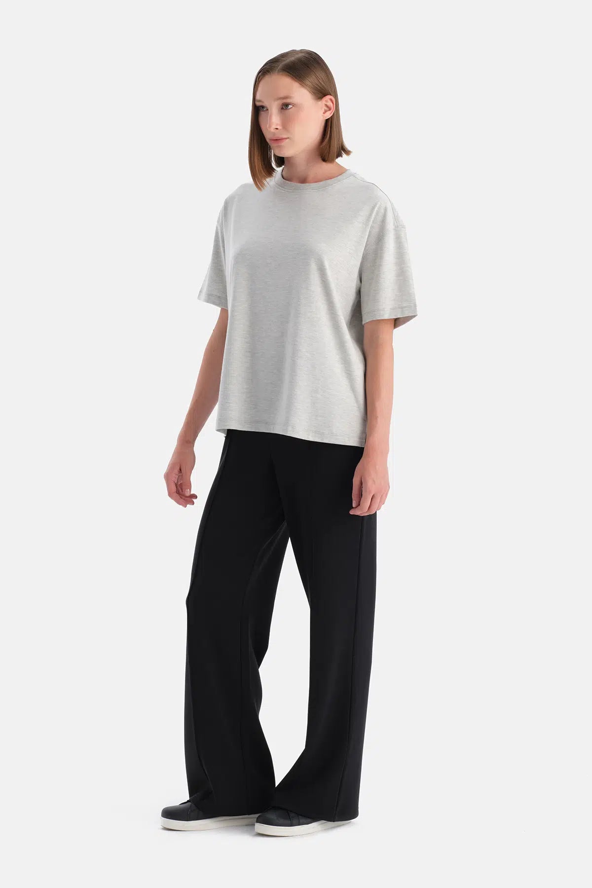 KADIN BİSİKLET YAKA TİŞÖRT