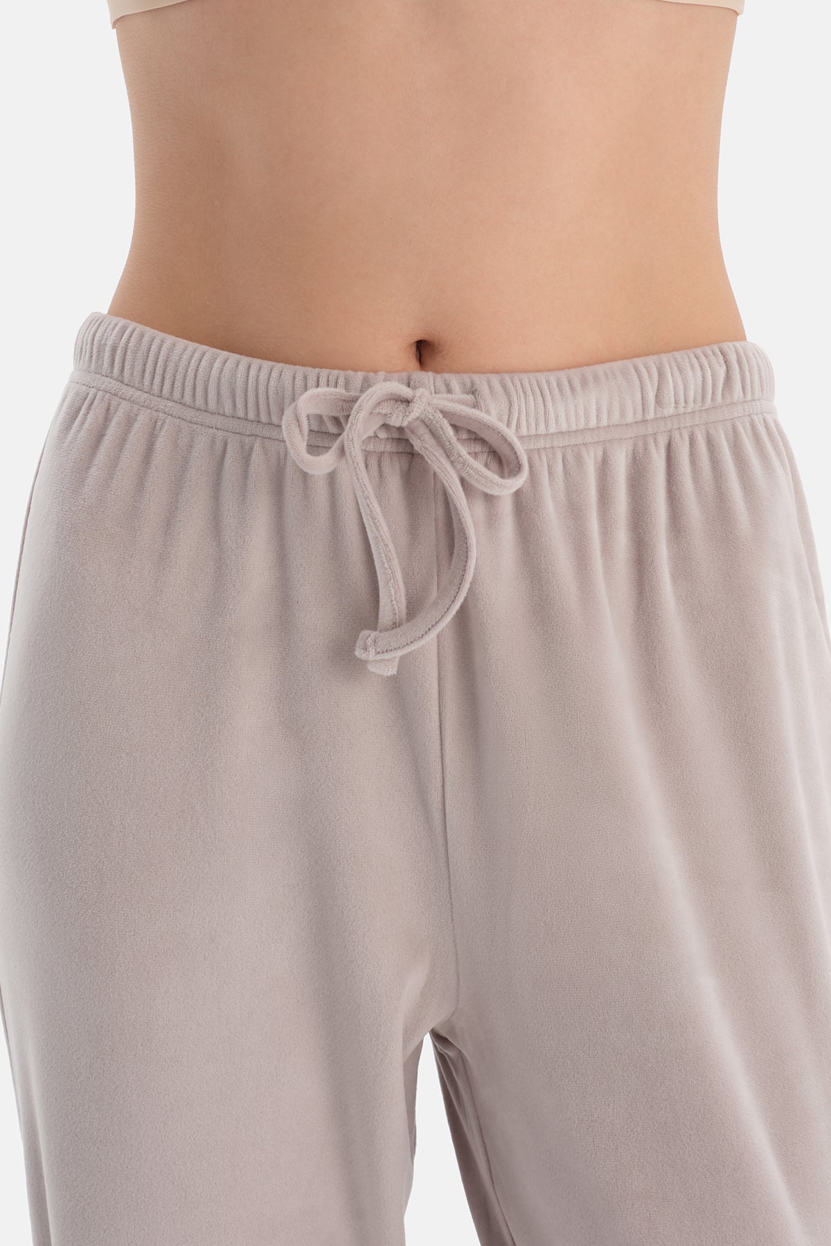 Gri Biye Detaylı Kadife Gömlek Pantolon Pijama Takımı