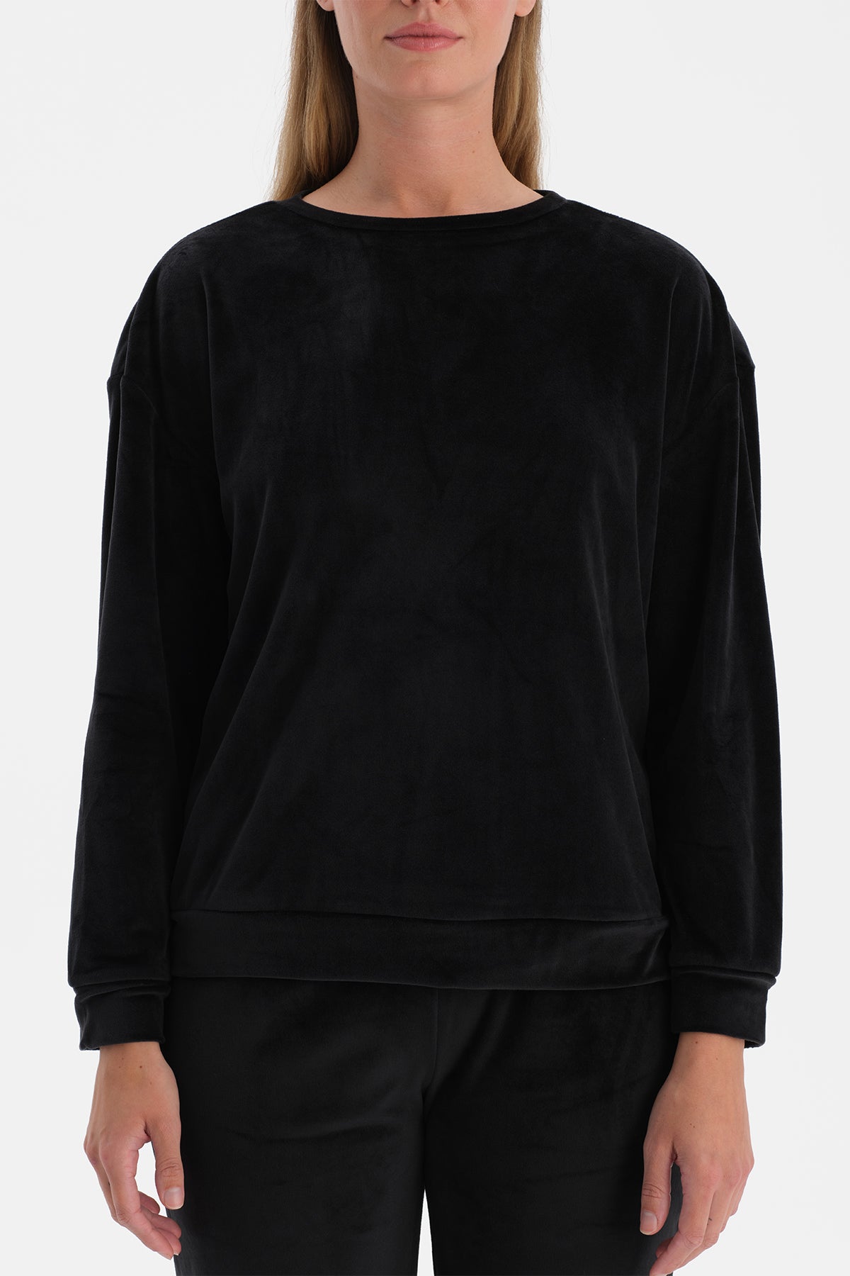 Siyah Uzun Kollu Kadife Tişört Pantolon Pijama Takımı