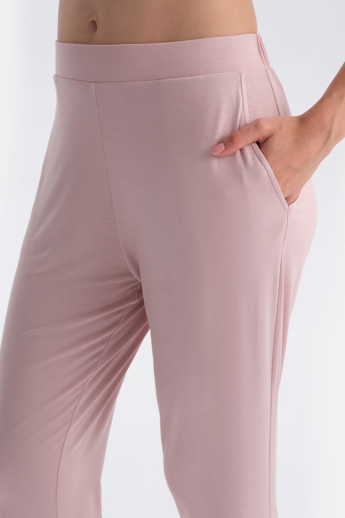 Açık Pembe V Yaka Dantel Detaylı Tişört Pantolon Takım