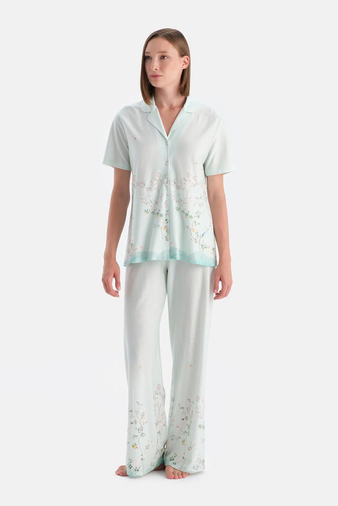 Açık Mavi Çiçek Desenli Gömlek Pantolon Takım