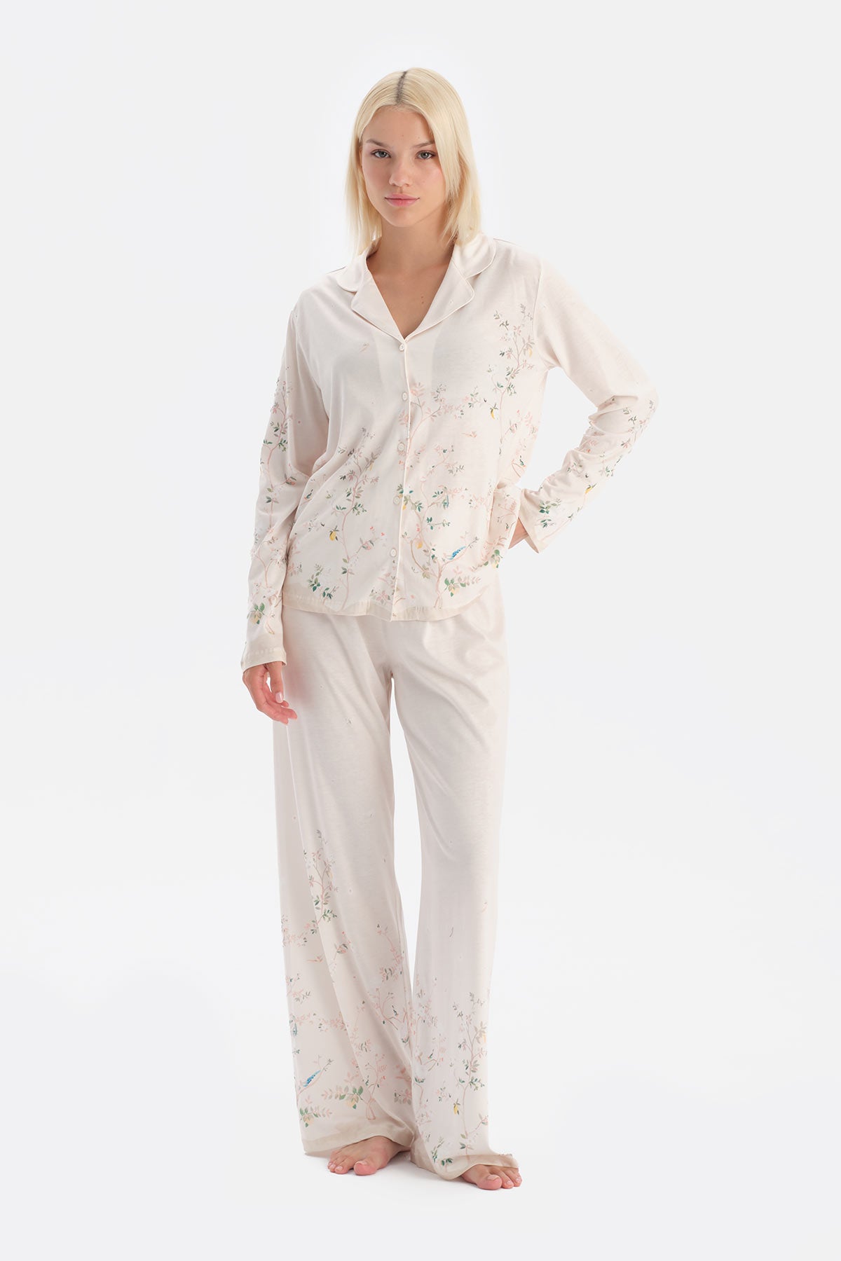 Ekru Çiçek Desenli Gömlek Pantolon Takım