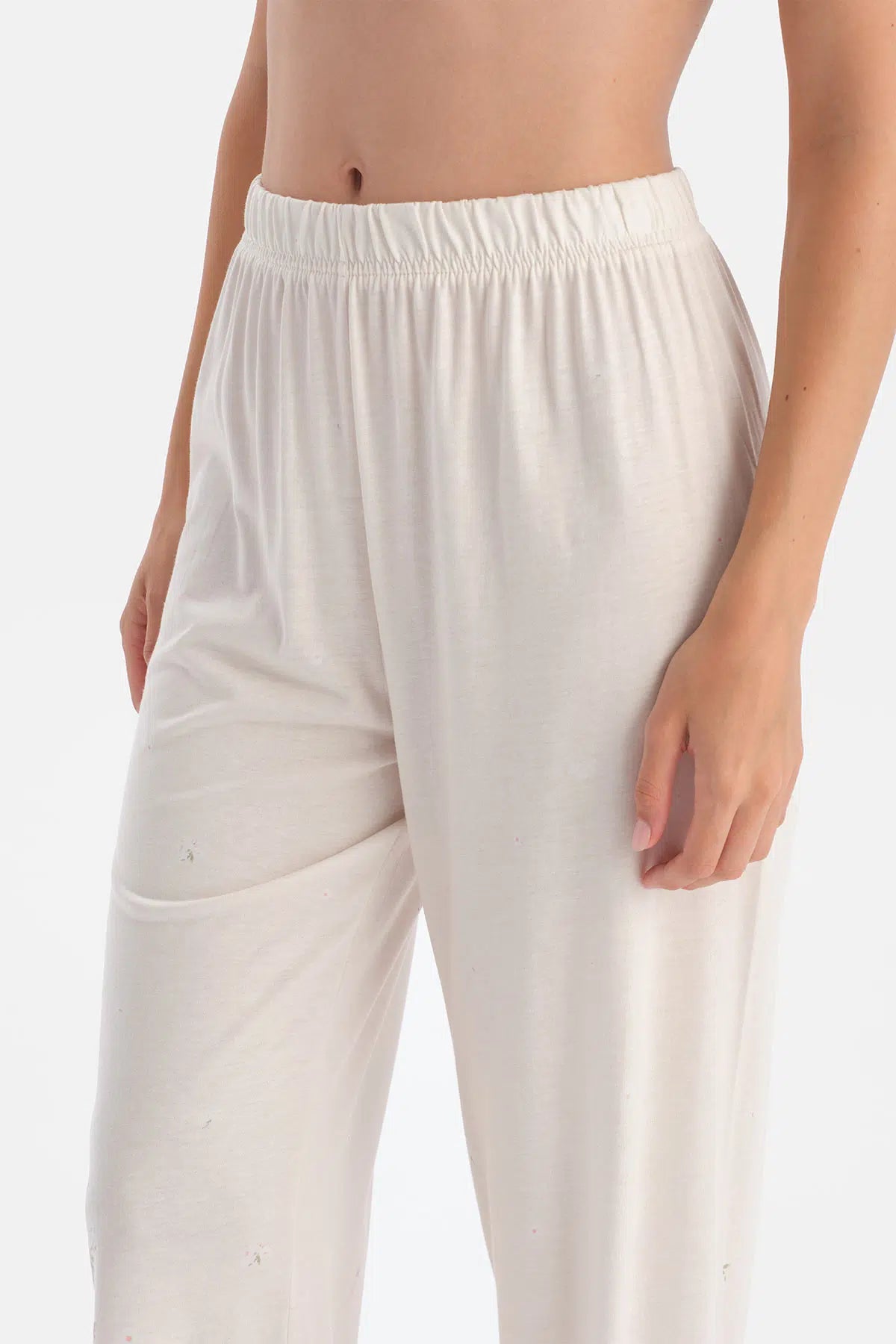 Ekru Çiçek Desenli Gömlek Pantolon Takım