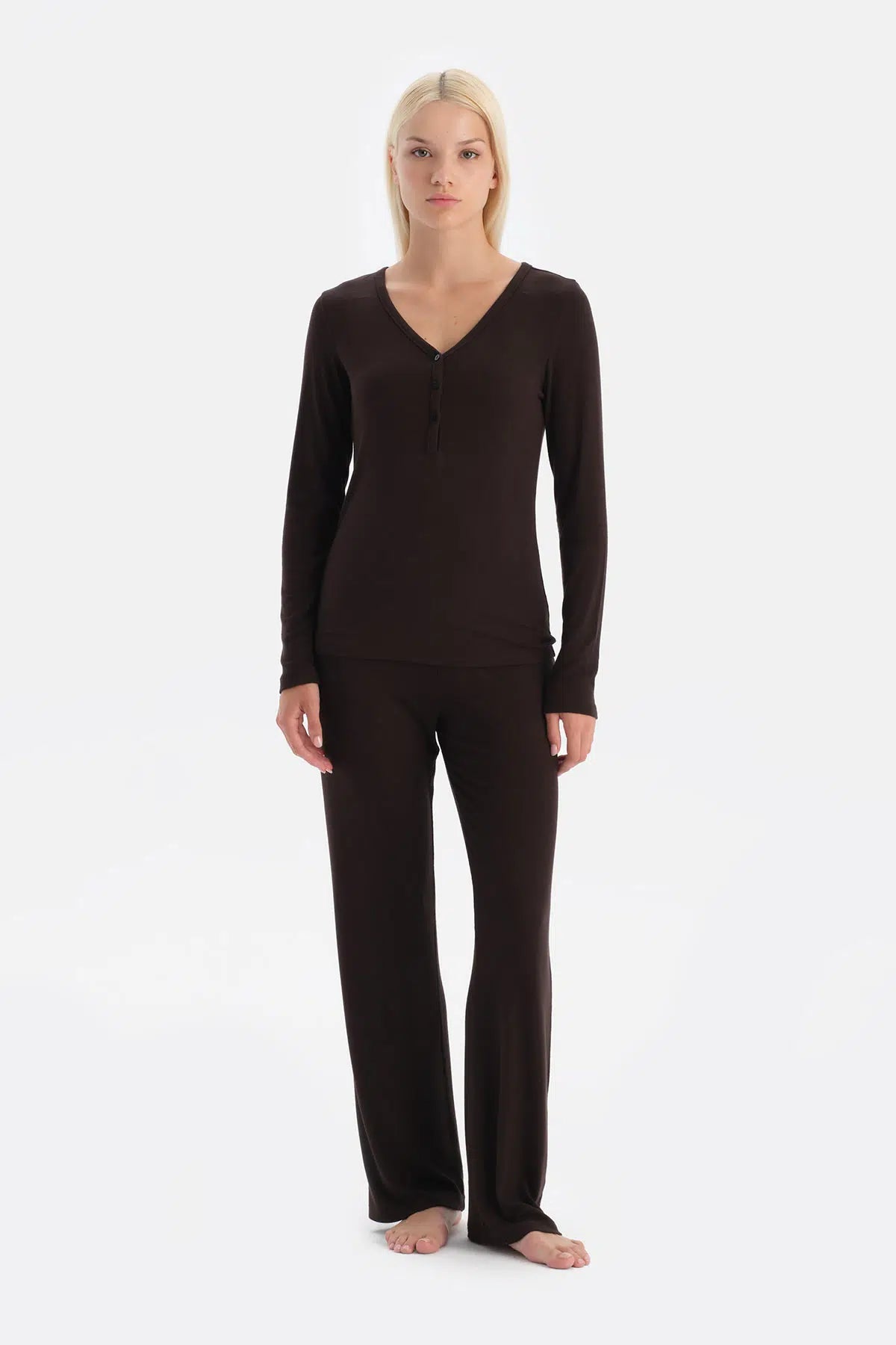 V YAKA KAŞKORSE TİŞÖRT PANTOLON TAKIM