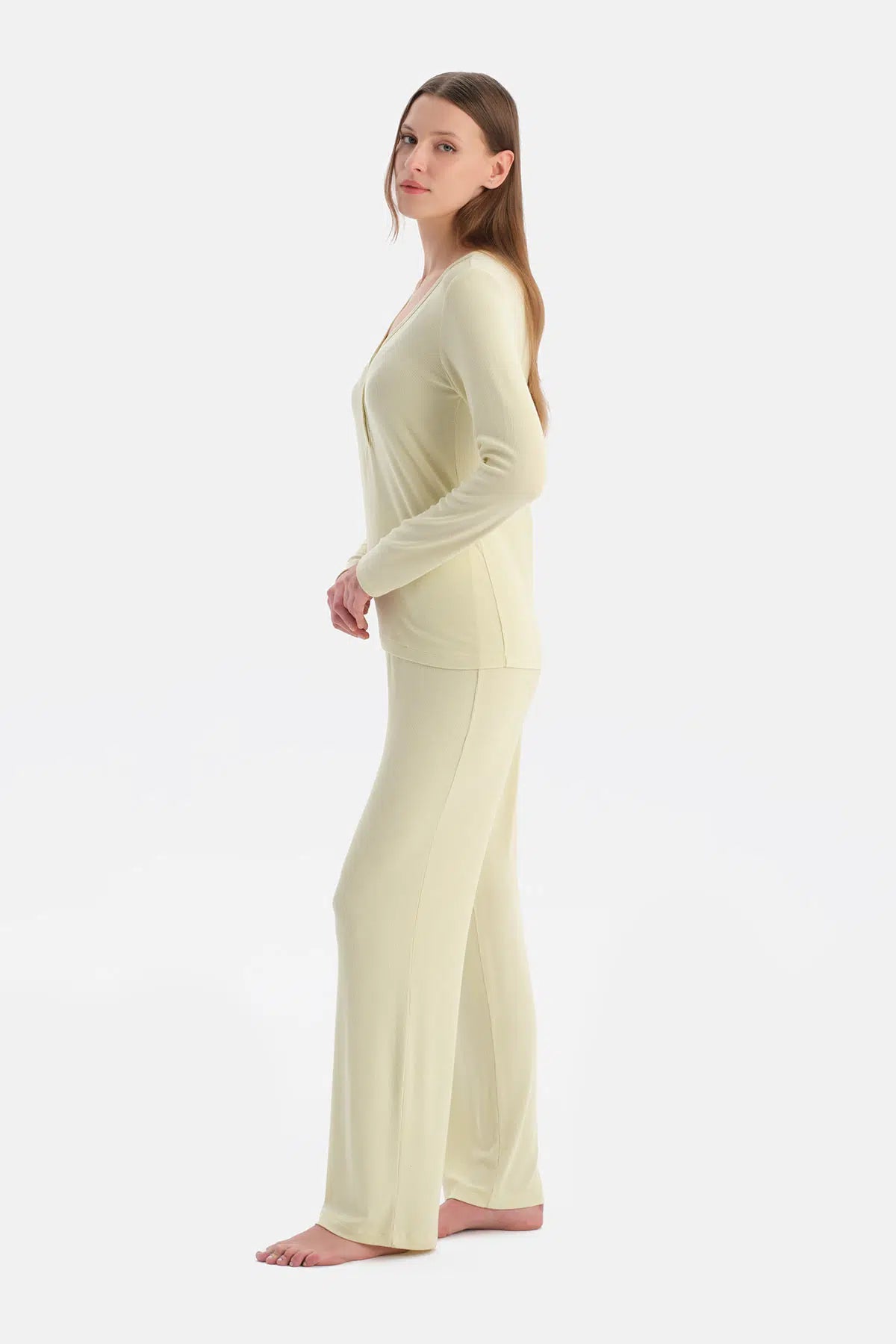 V YAKA KAŞKORSE TİŞÖRT PANTOLON TAKIM