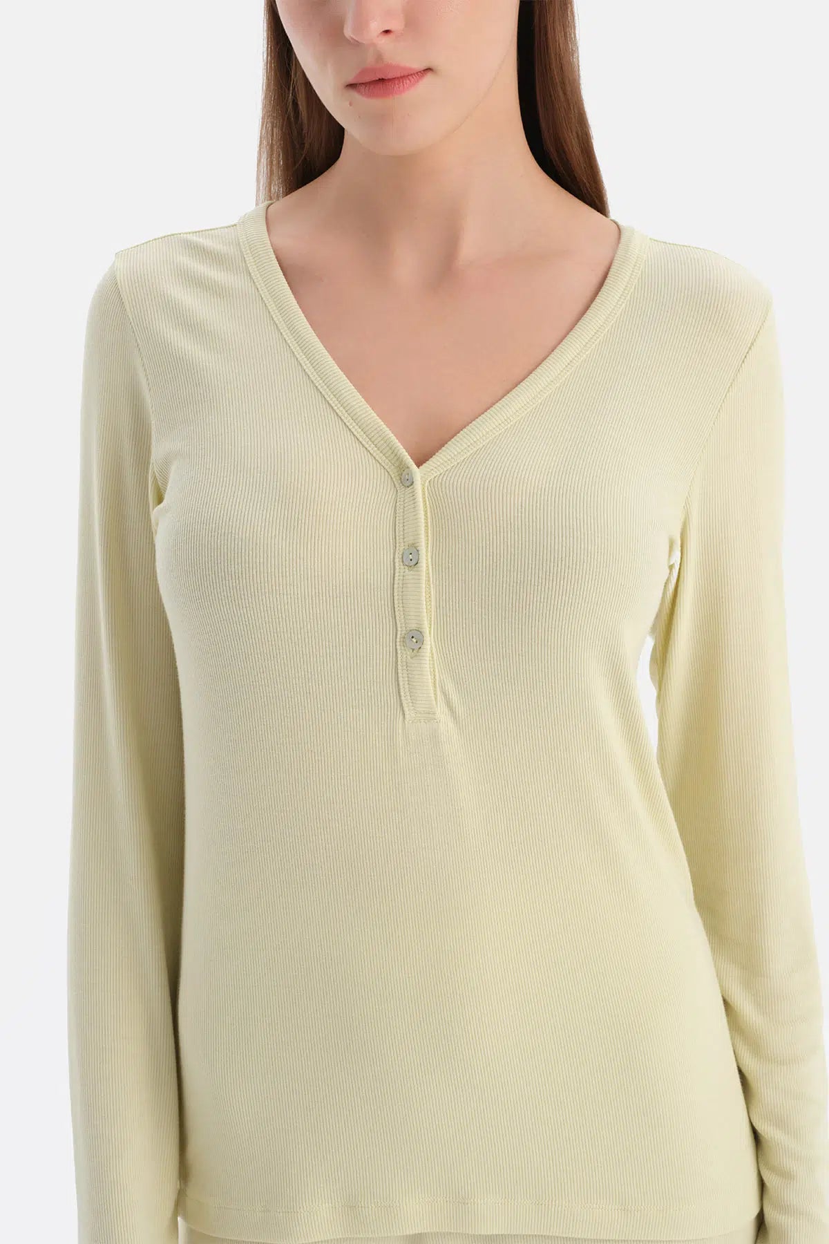 V YAKA KAŞKORSE TİŞÖRT PANTOLON TAKIM