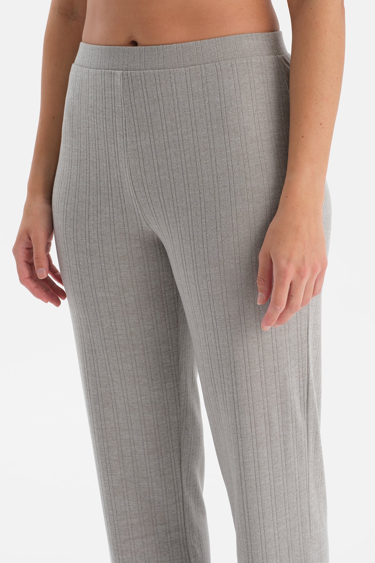 POINTEL V YAKA TİŞÖRT PANTOLON TAKIM