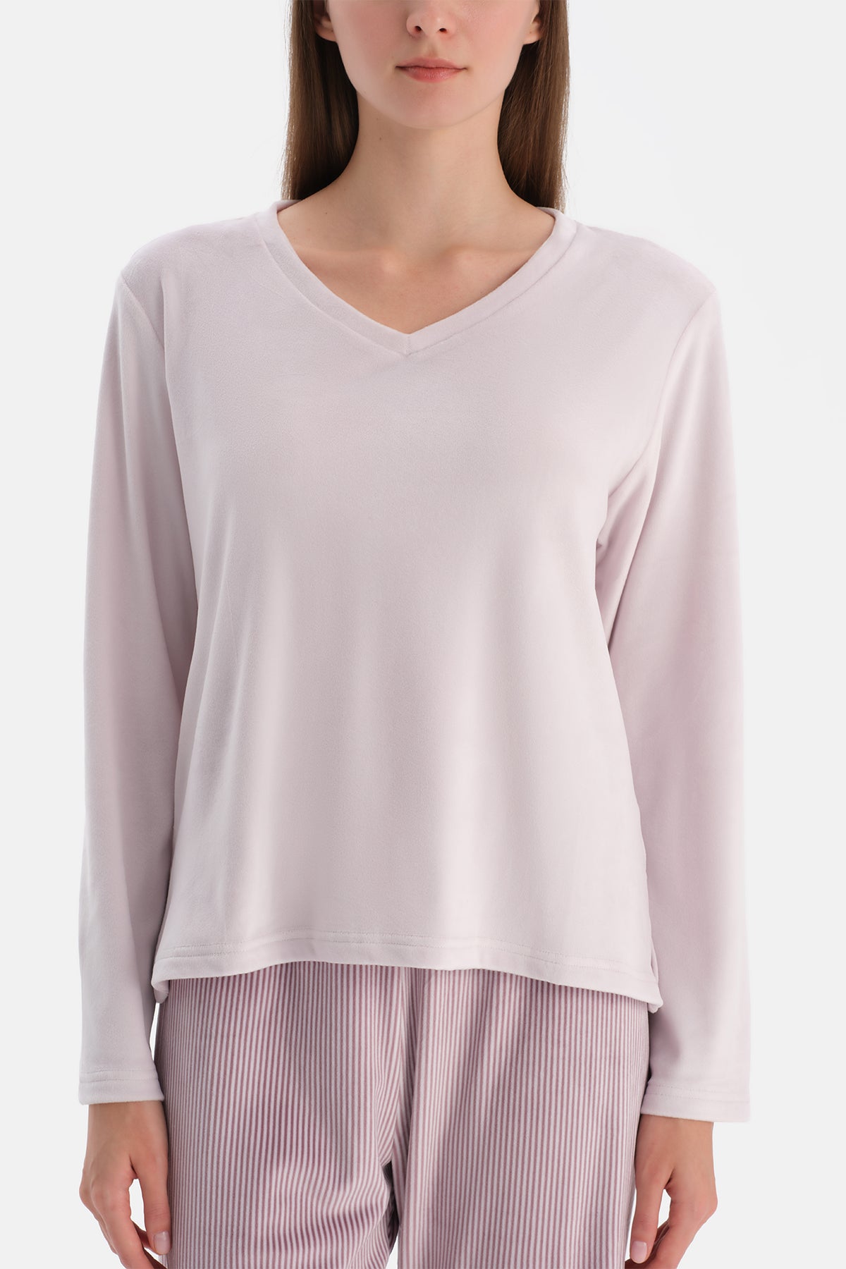 V YAKA UZUN KOLLU ALTI ÇİZGİLİ TİŞÖRT PANTOLON TAKIM