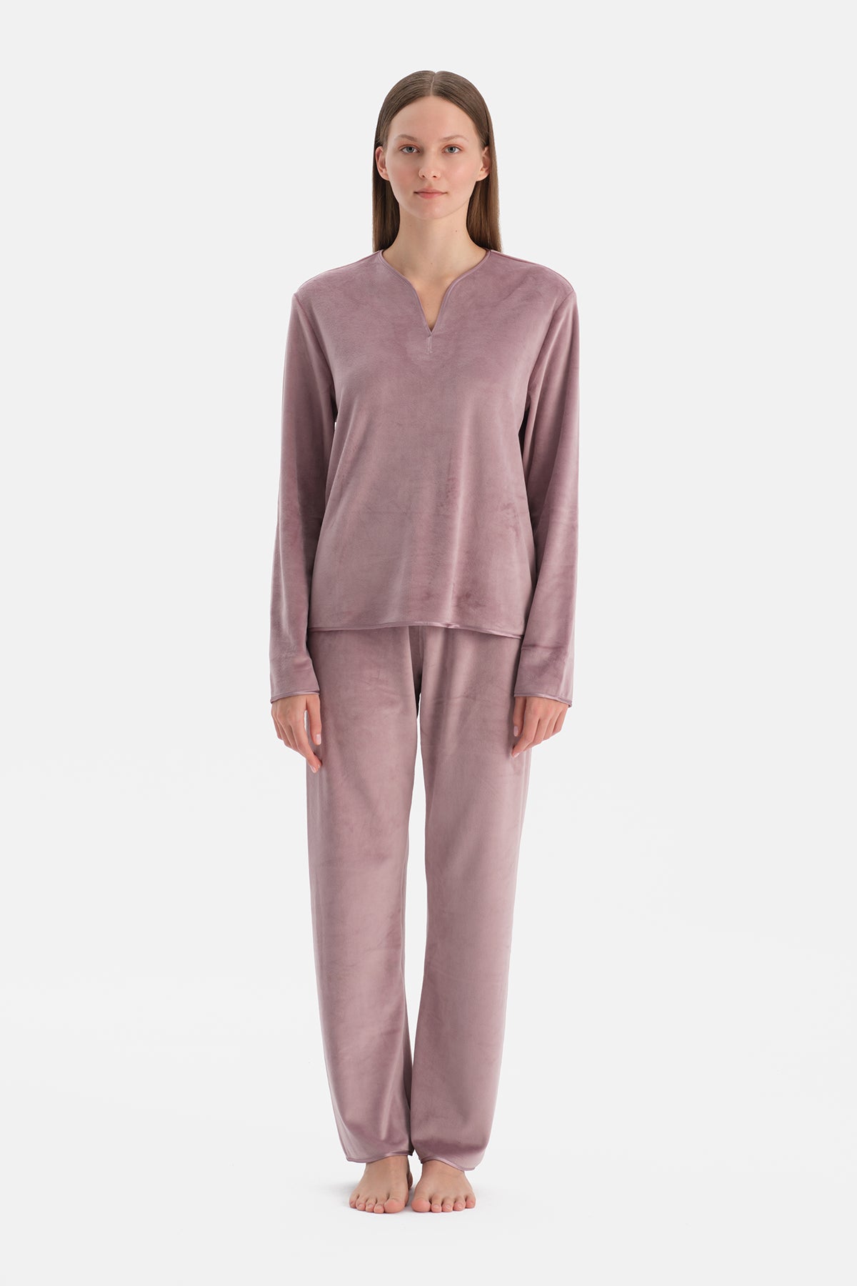 V YAKA UZUN KOLLU KADİFE TİŞÖRT PANTOLON TAKIM