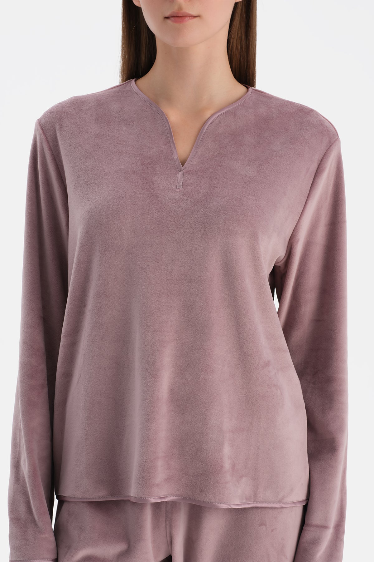 V YAKA UZUN KOLLU KADİFE TİŞÖRT PANTOLON TAKIM