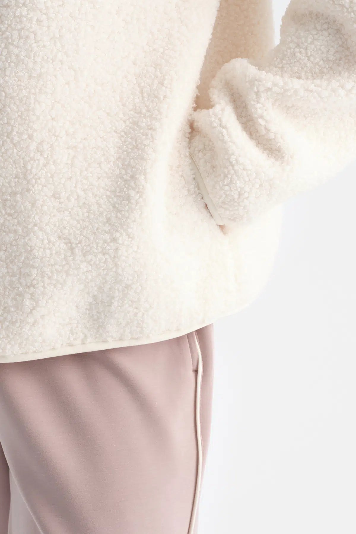 Ekru Kadın Ön Cepli Çıtçıtlı Mont