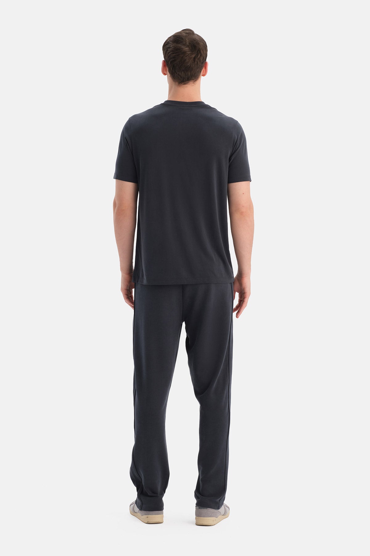 KISA KOLLU BİSİKLET YAKA MODAL TİŞÖRT