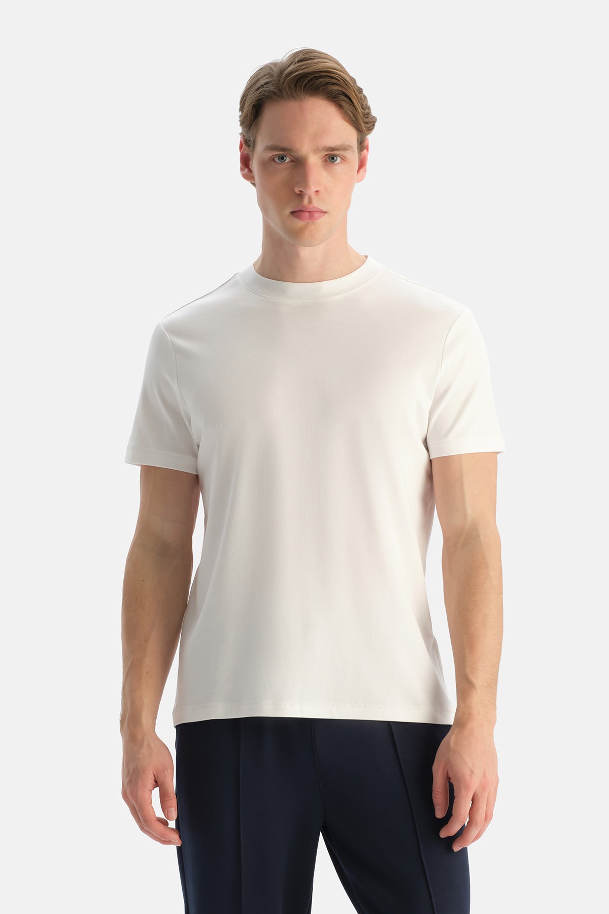 Beyaz Bisiklet Yaka Regular Tişört