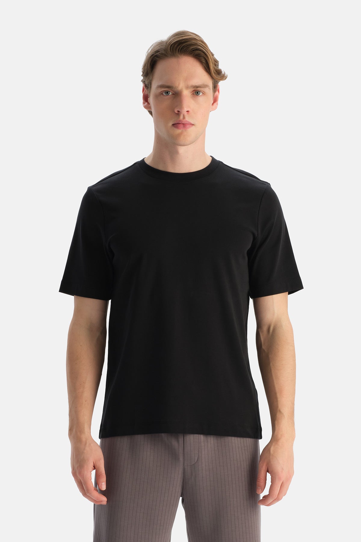 Siyah Bisiklet Yaka Geniş Kol Tişört