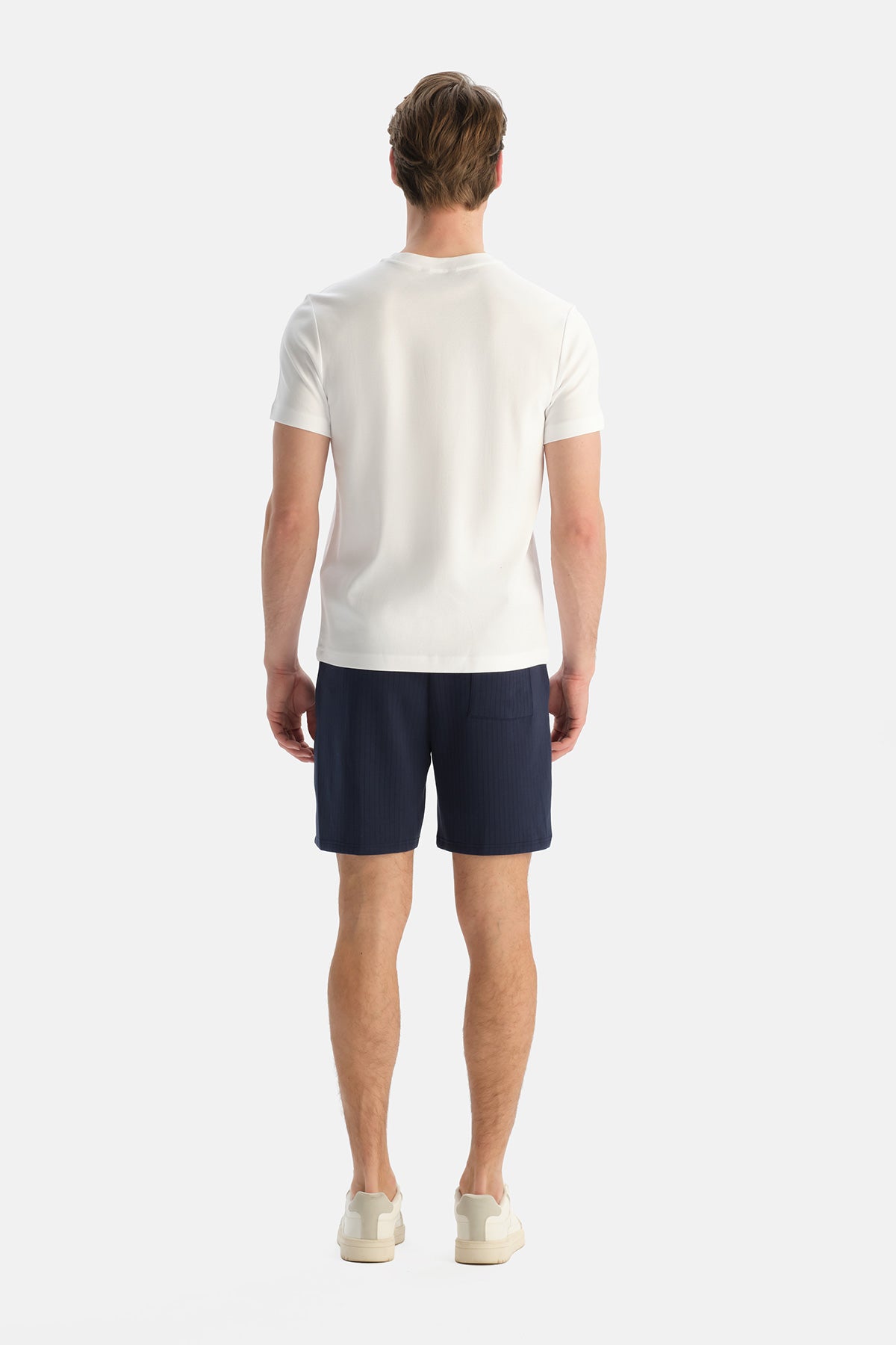 Beyaz Bisiklet Yaka Pamuklu Basic Tişört