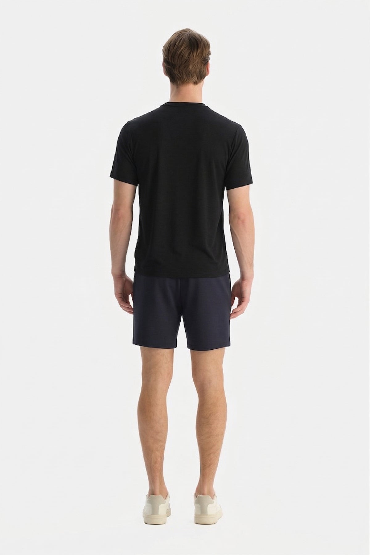 Siyah Bisiklet Yaka Modal Karışımlı Suprem Tişört