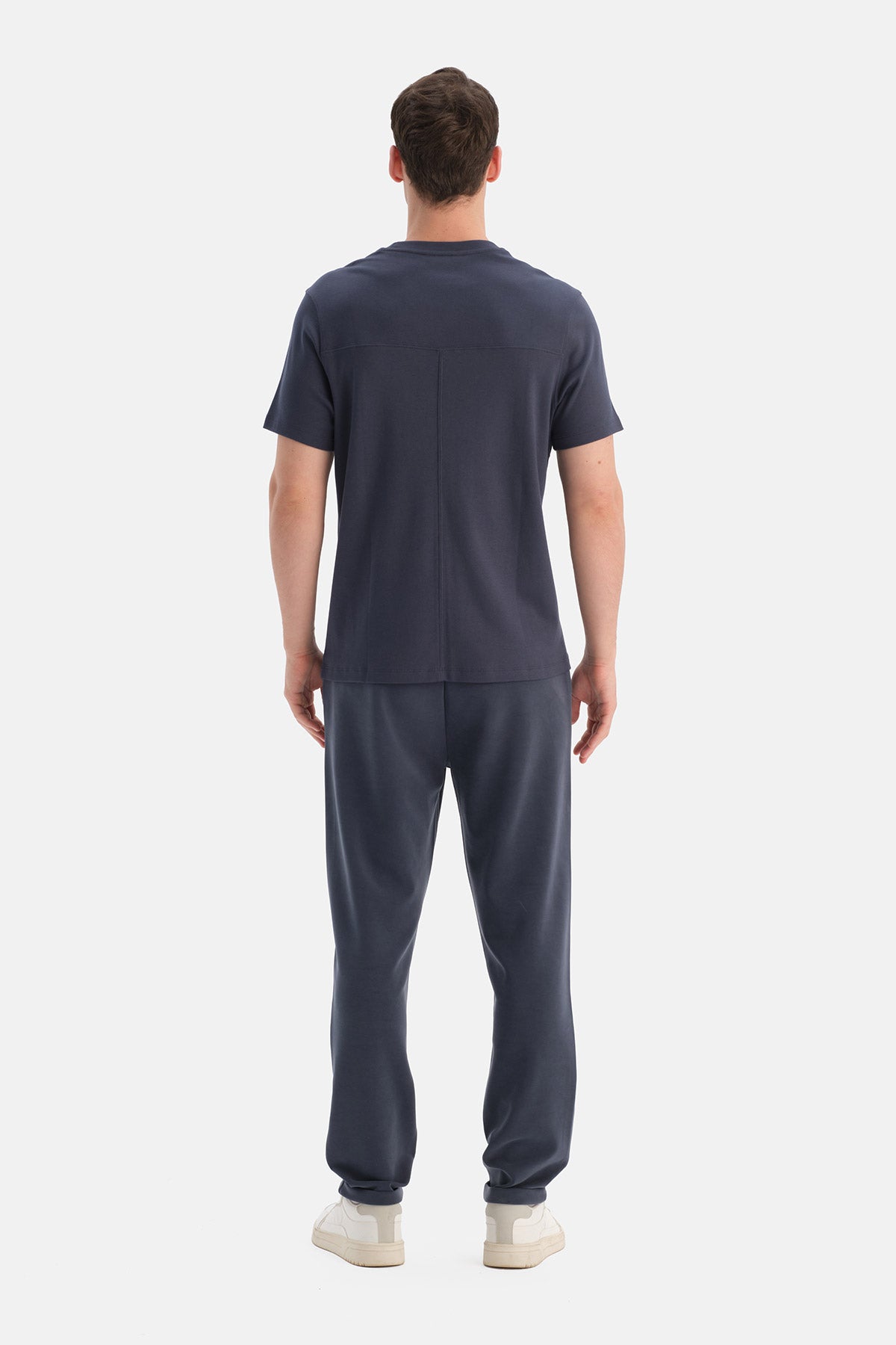 BIS YAKA ARKA DİKİŞ DETAYLI TİŞÖRT