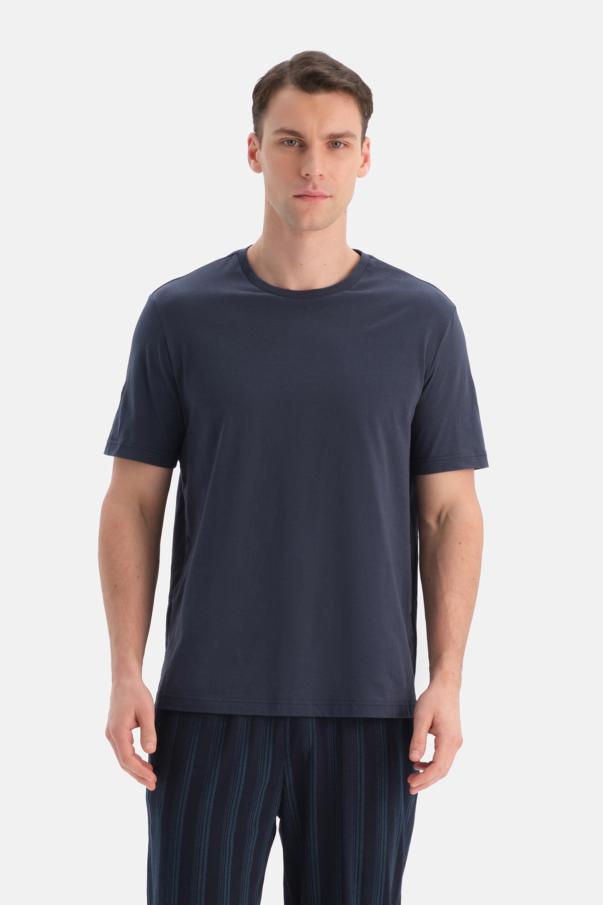 BİSİKLET YAKA KISA KOLLU TİŞÖRT